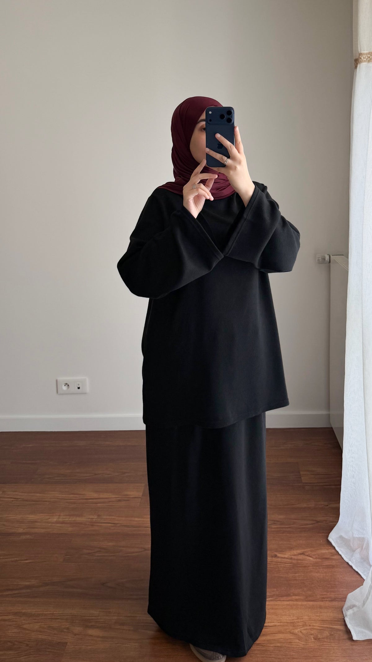 ENSEMBLE JUPE EN MAILLE NOIR