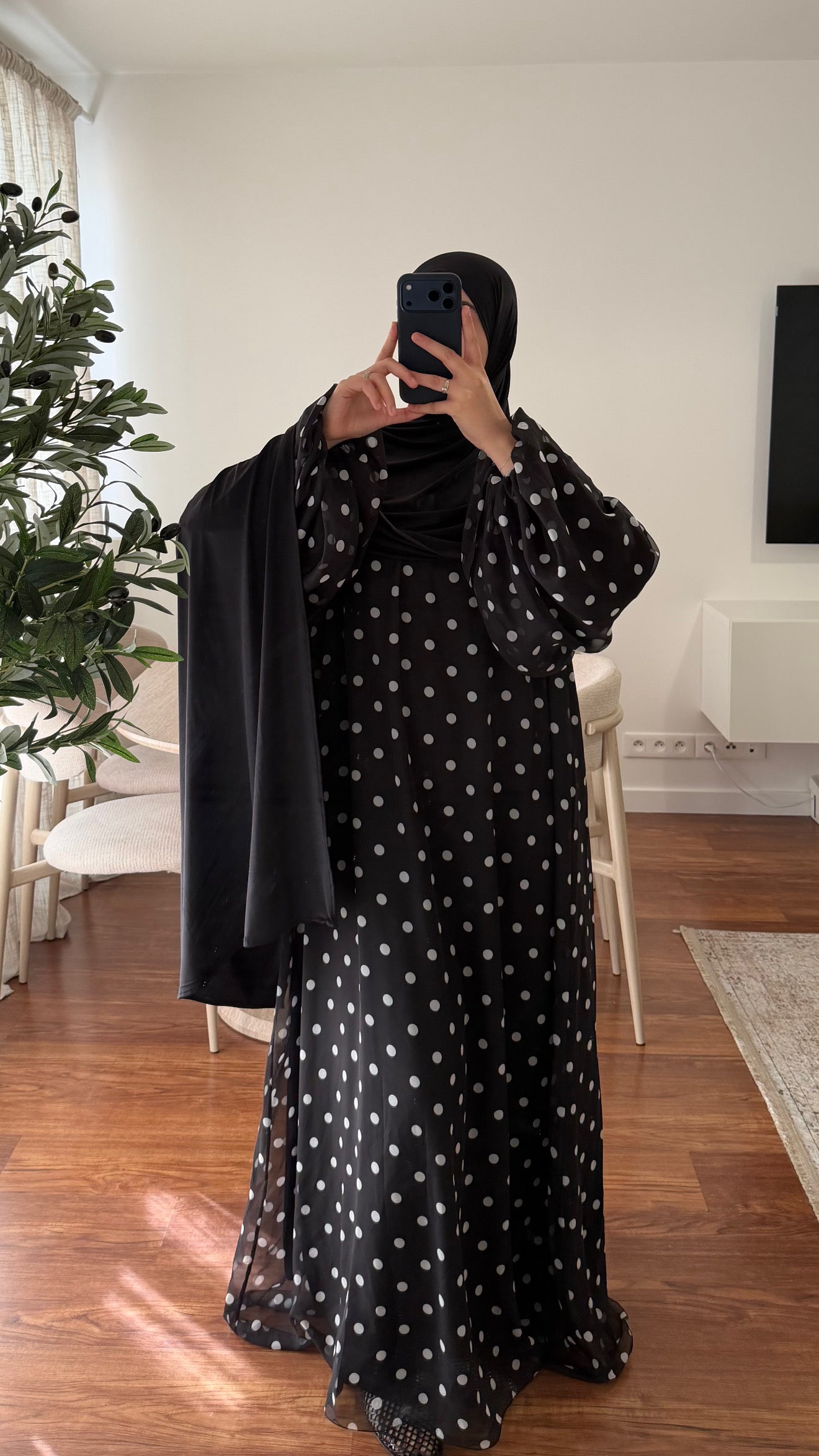 ROBE À POIS NOIR