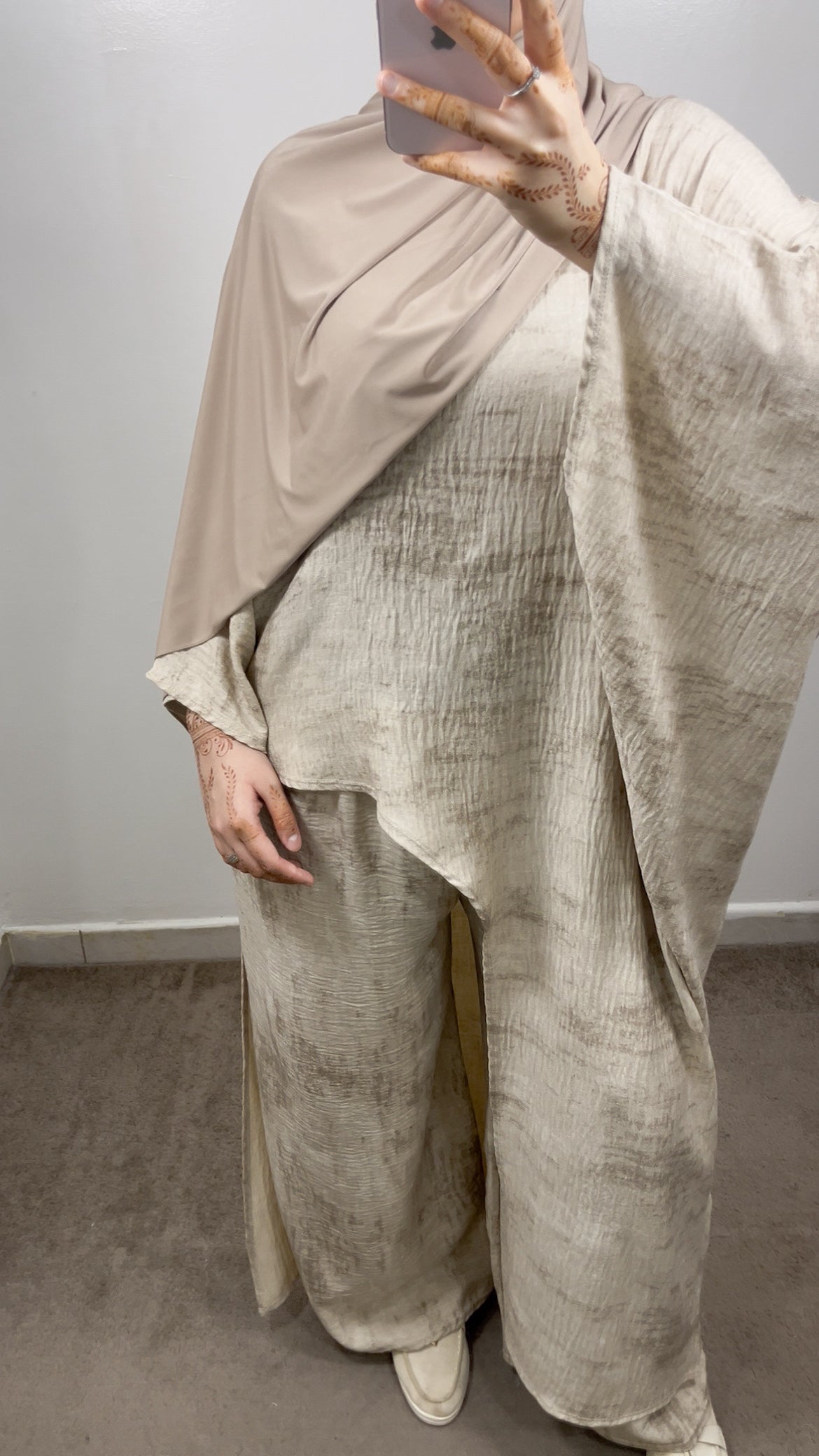 ENSEMBLE ROBE COUPÉE + PANTALON TAUPE