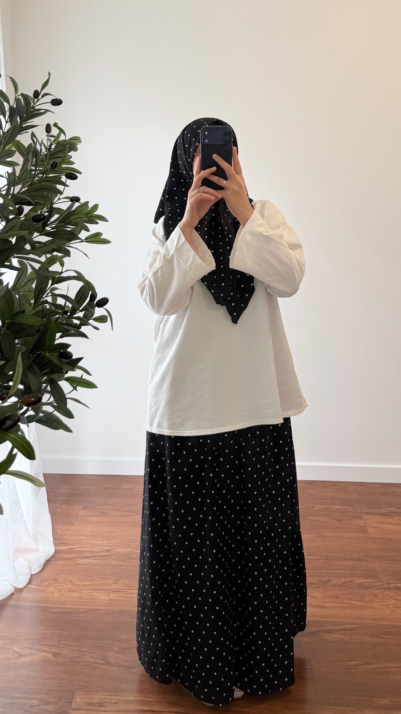ENSEMBLE CARRÉ DE COTON + JUPE À POIS NOIR
