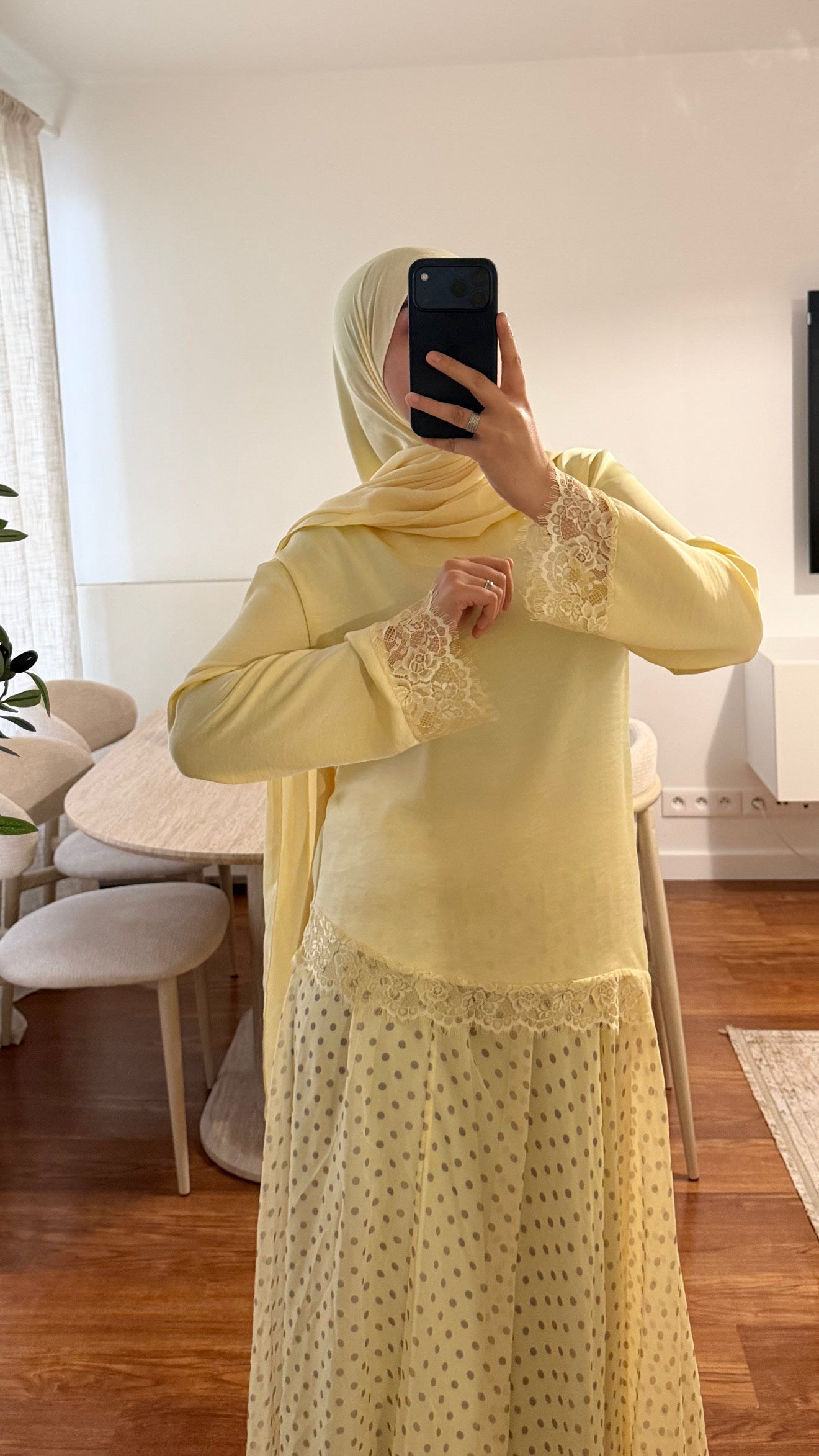 HAUT ASYMÉTRIQUE DENTELLE JAUNE