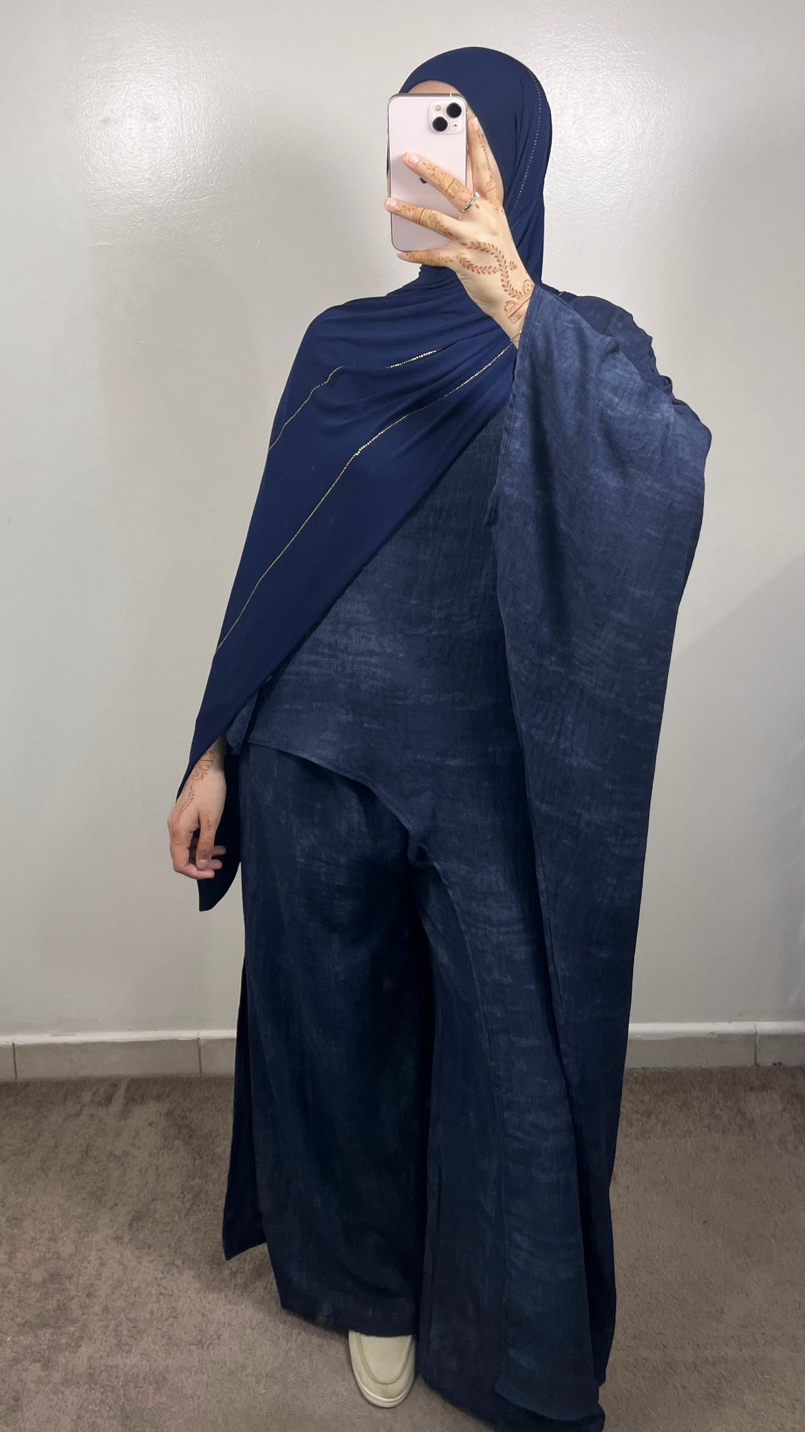 ENSEMBLE ROBE COUPÉE + PANTALON BLEU MARINE