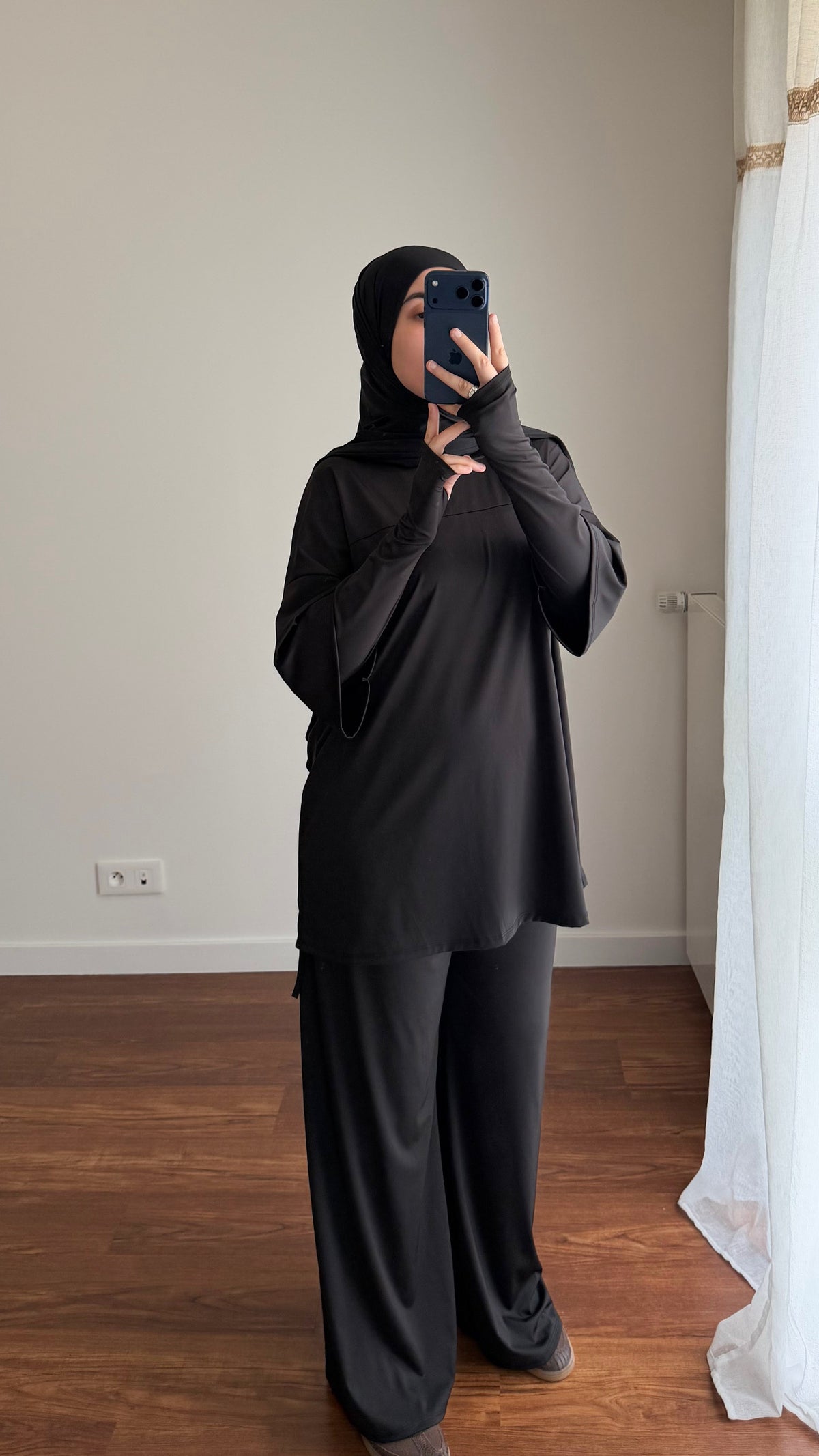 ENSEMBLE DE SPORT NOIR