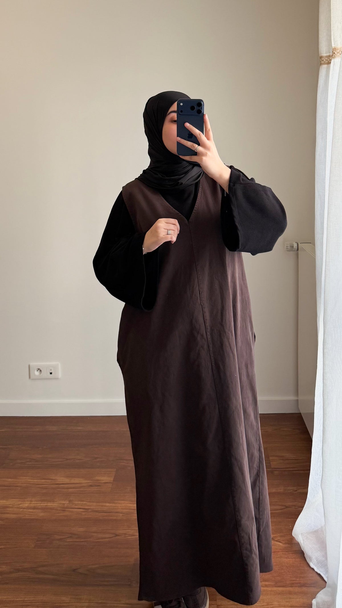 ROBE SANS MANCHES EN JEAN MARRON