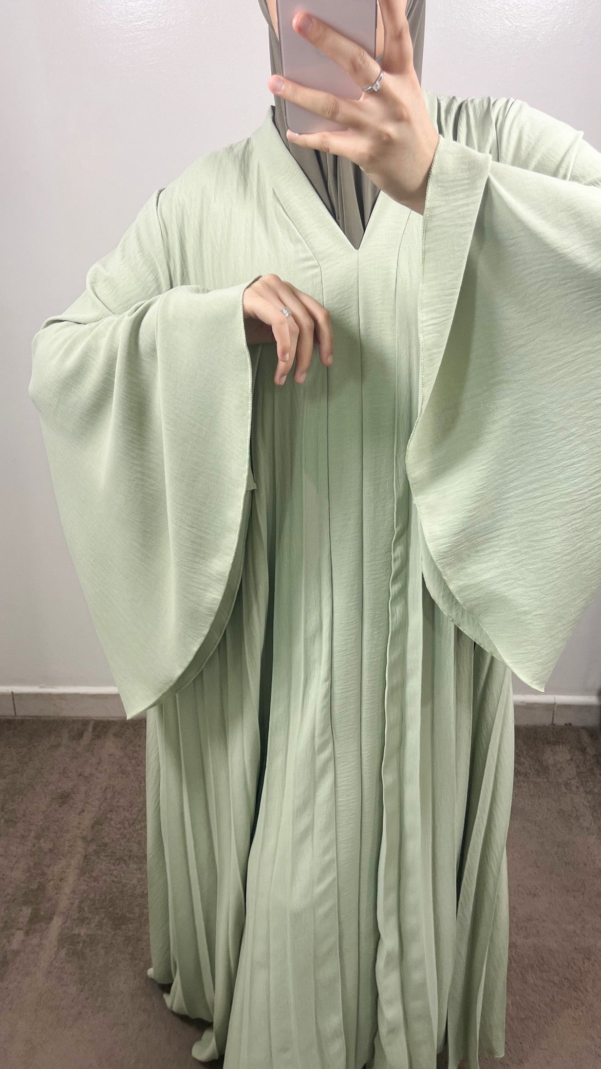 ABAYA PLISSÉE YUSRA VERT D’EAU