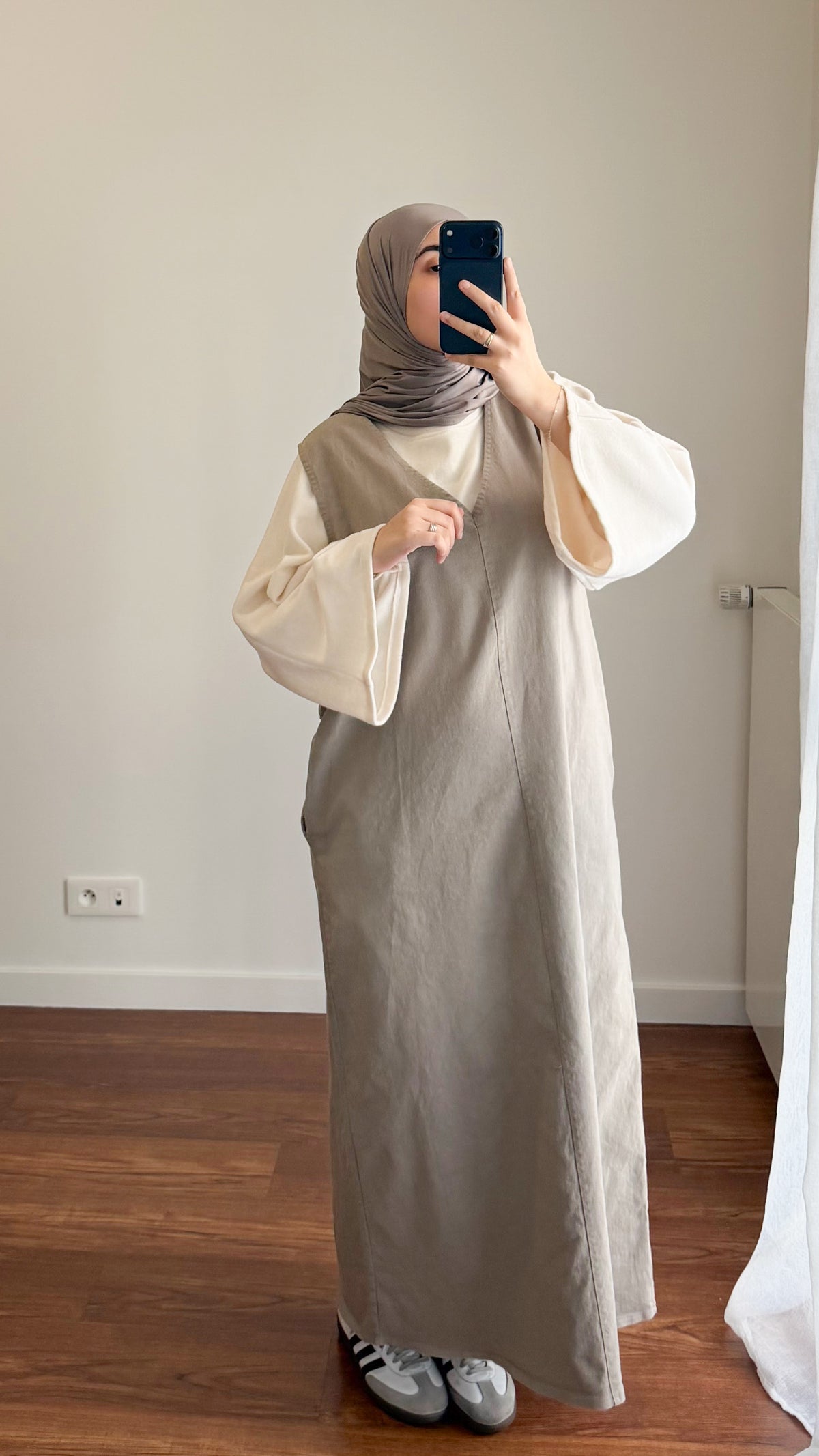 ROBE SANS MANCHES EN JEAN TAUPE