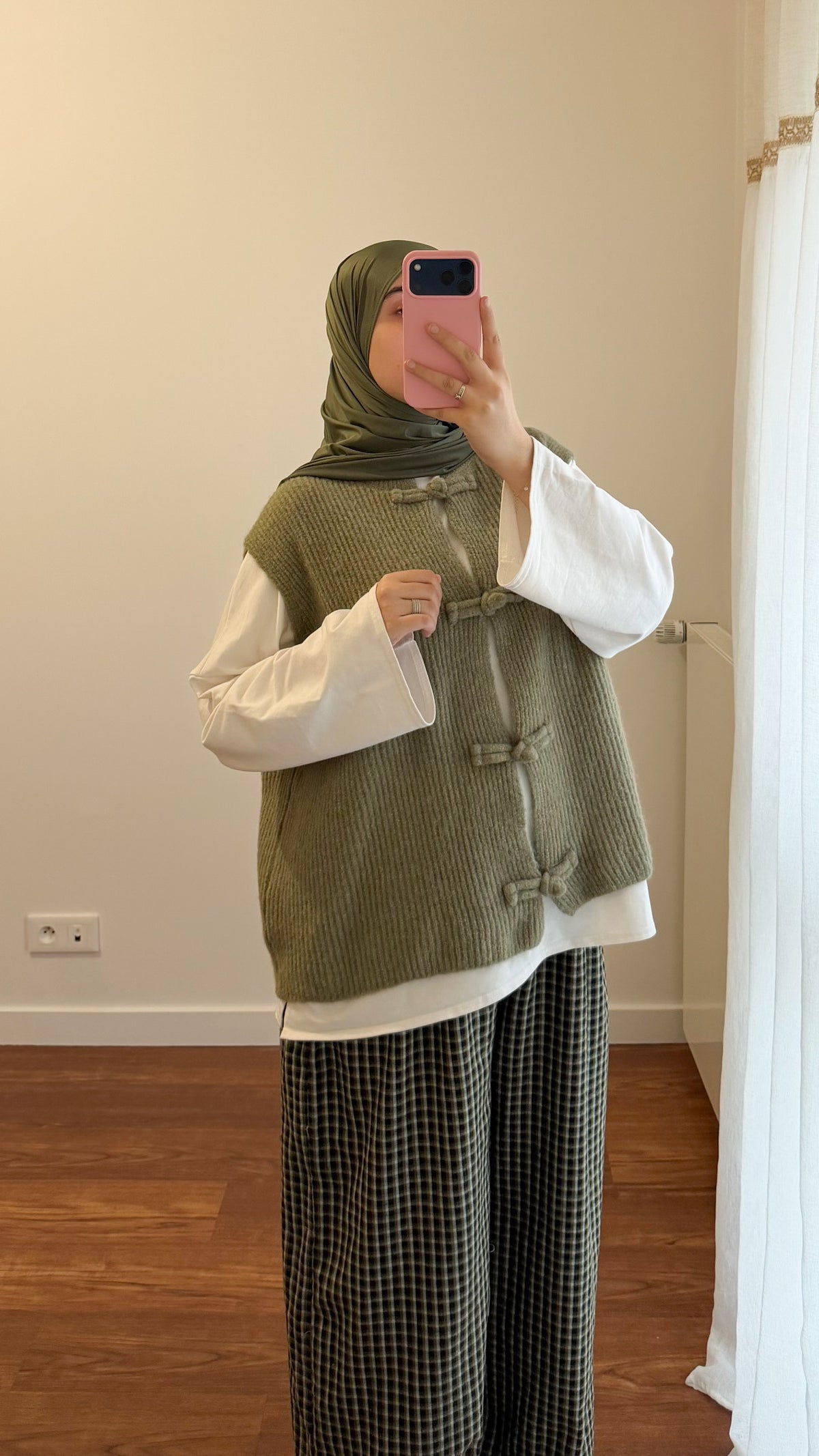 CARDIGAN YUMNA SANS MANCHES VERT KAKI