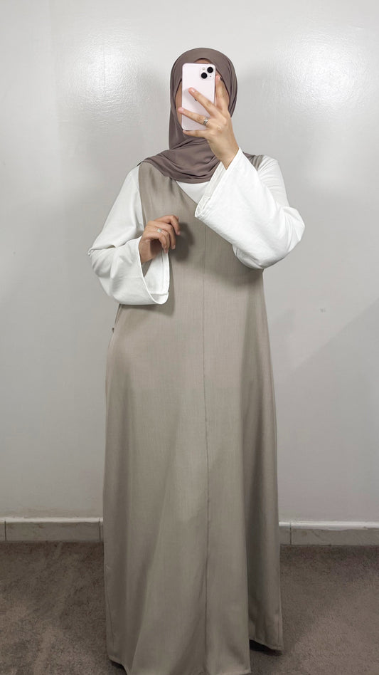 ROBE SANS MANCHES TAUPE + T-SHIRT BLANC