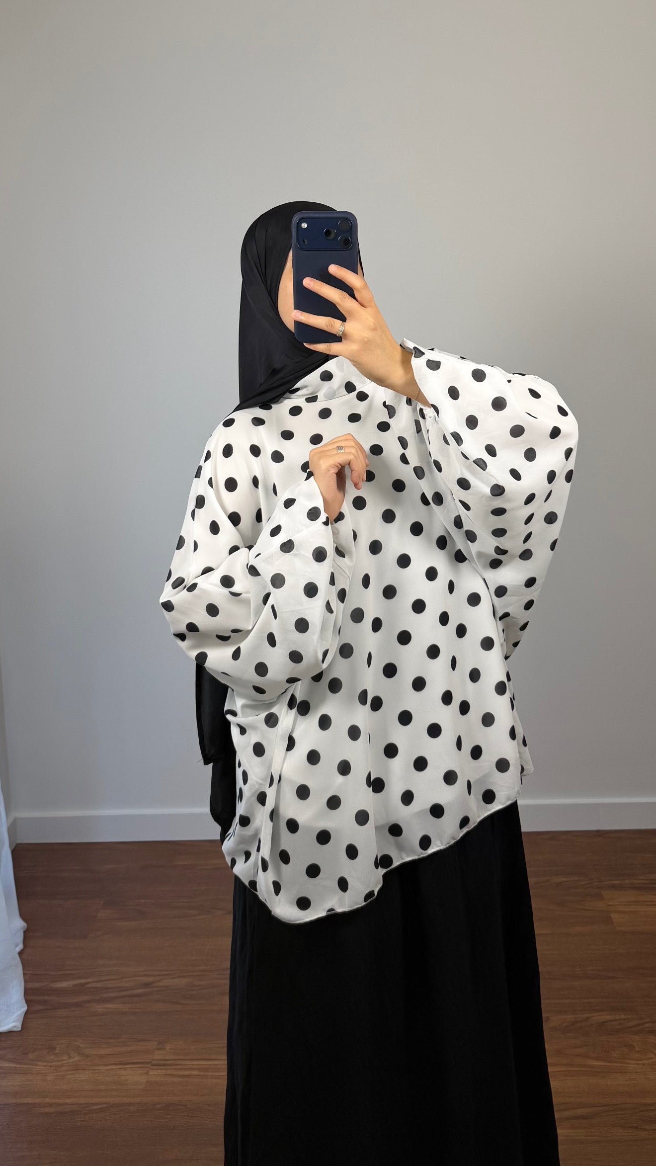 BLOUSE À POIS BLANCHE