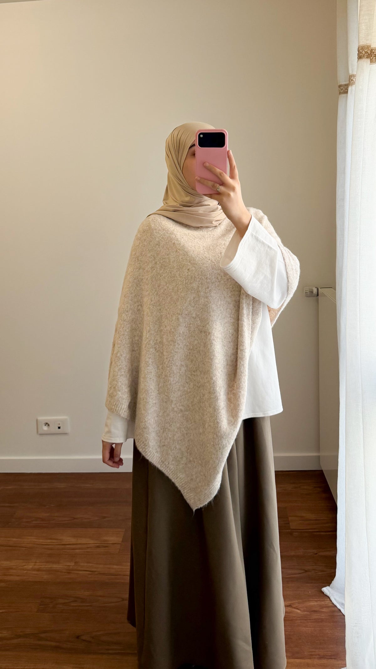 CAPE BEIGE