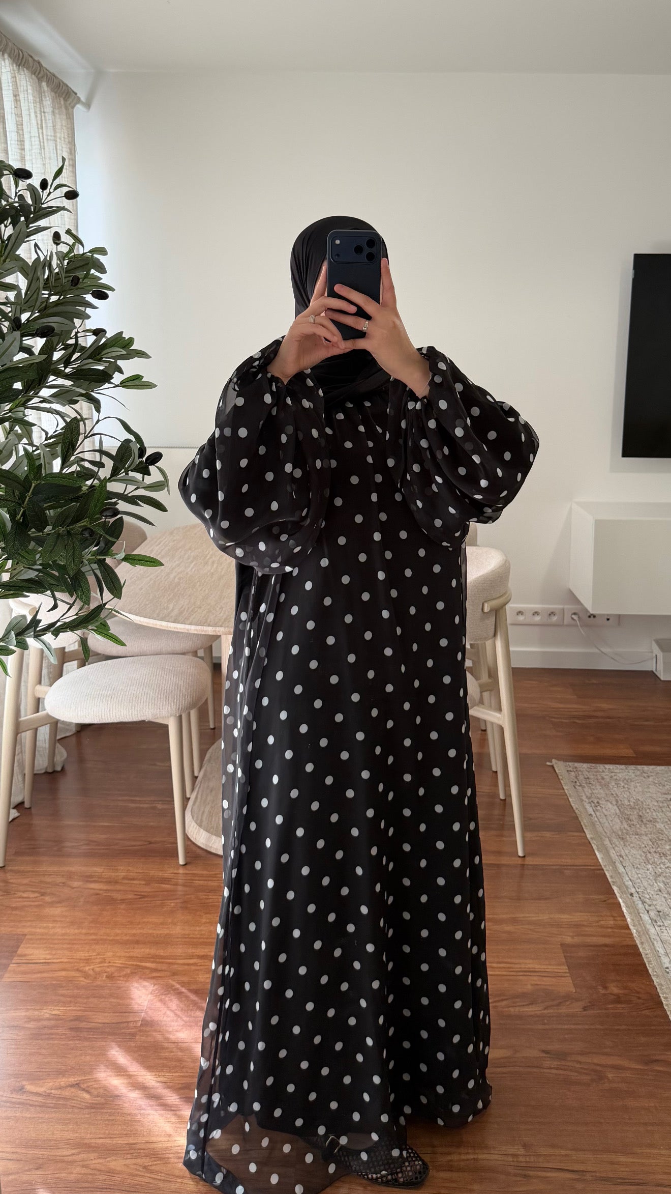 ROBE À POIS NOIR
