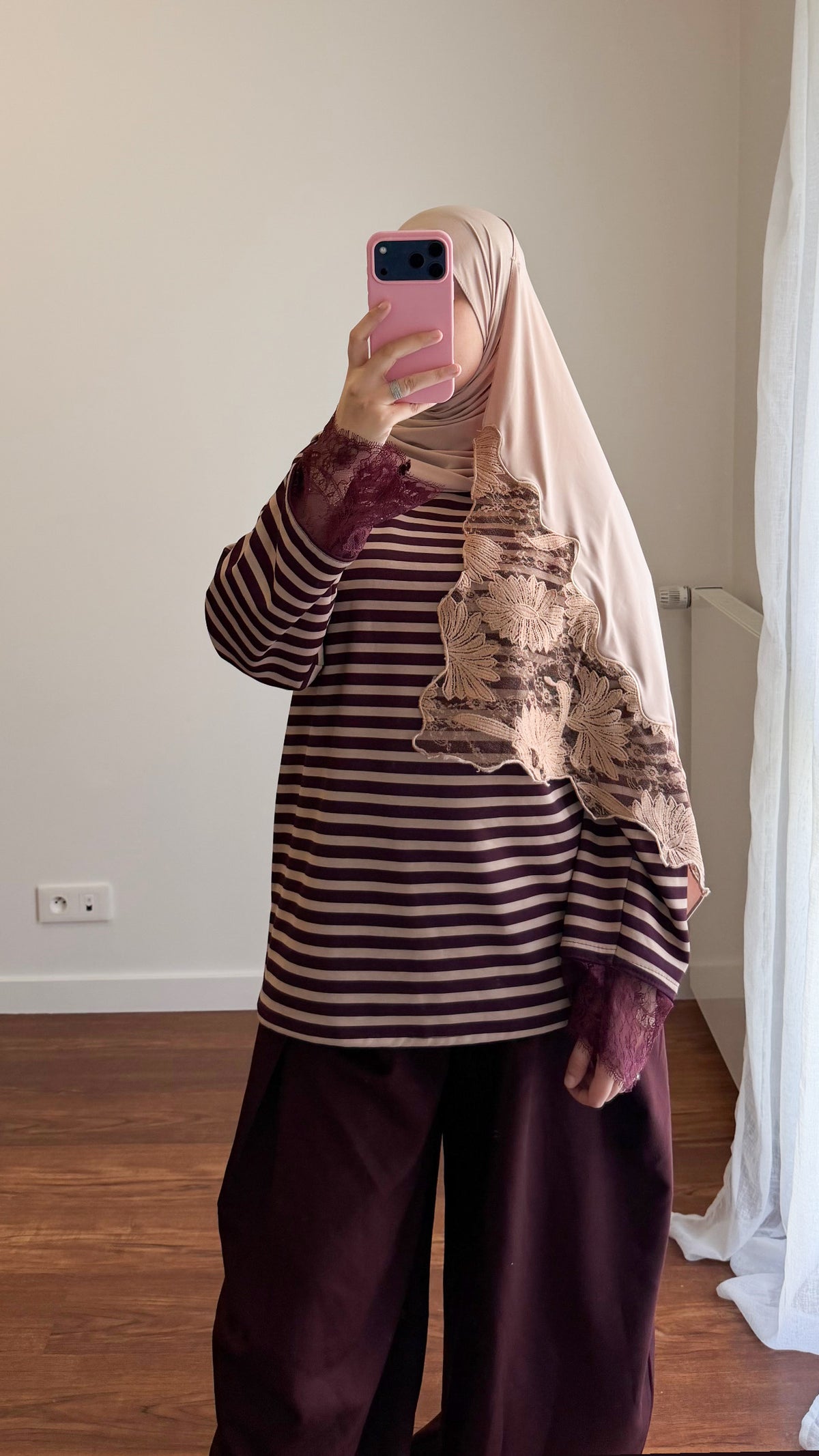 MARINIÈRE ÉPAISSE BORDEAU/BEIGE AVEC DENTELLE