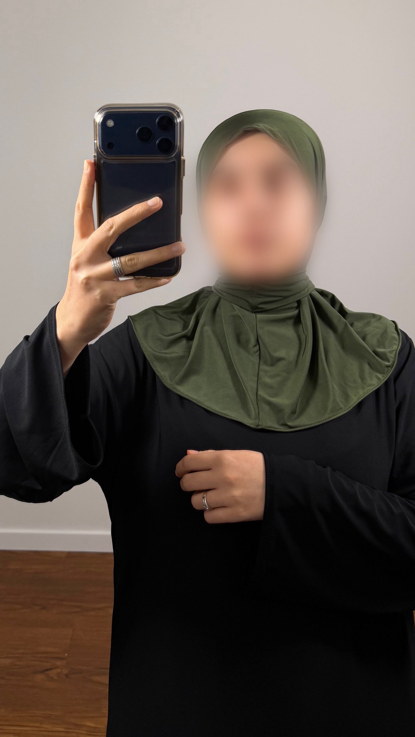 CAGOULE EN VERT KAKI JERSEY LIQUID