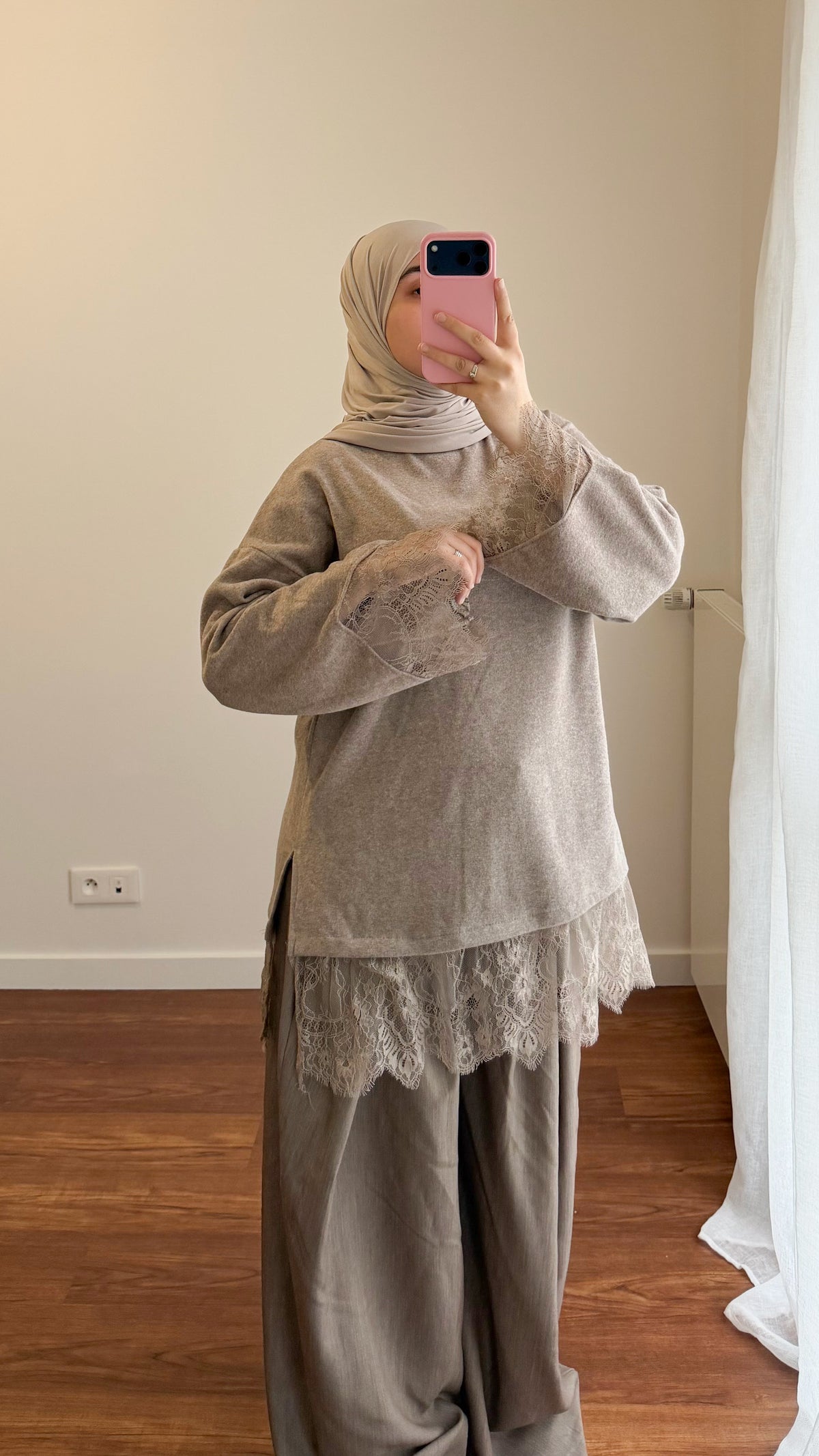 PULL DENTELLE TAUPE