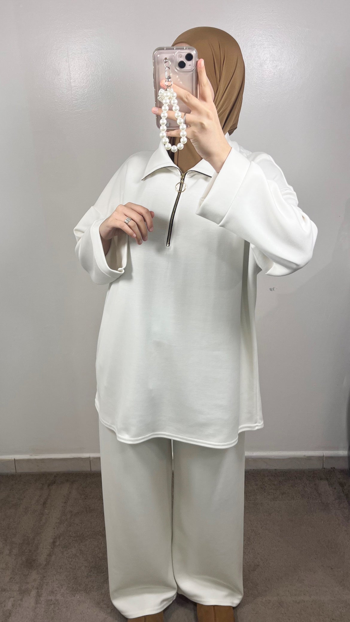 COSY WHITE ZIP NECK SET