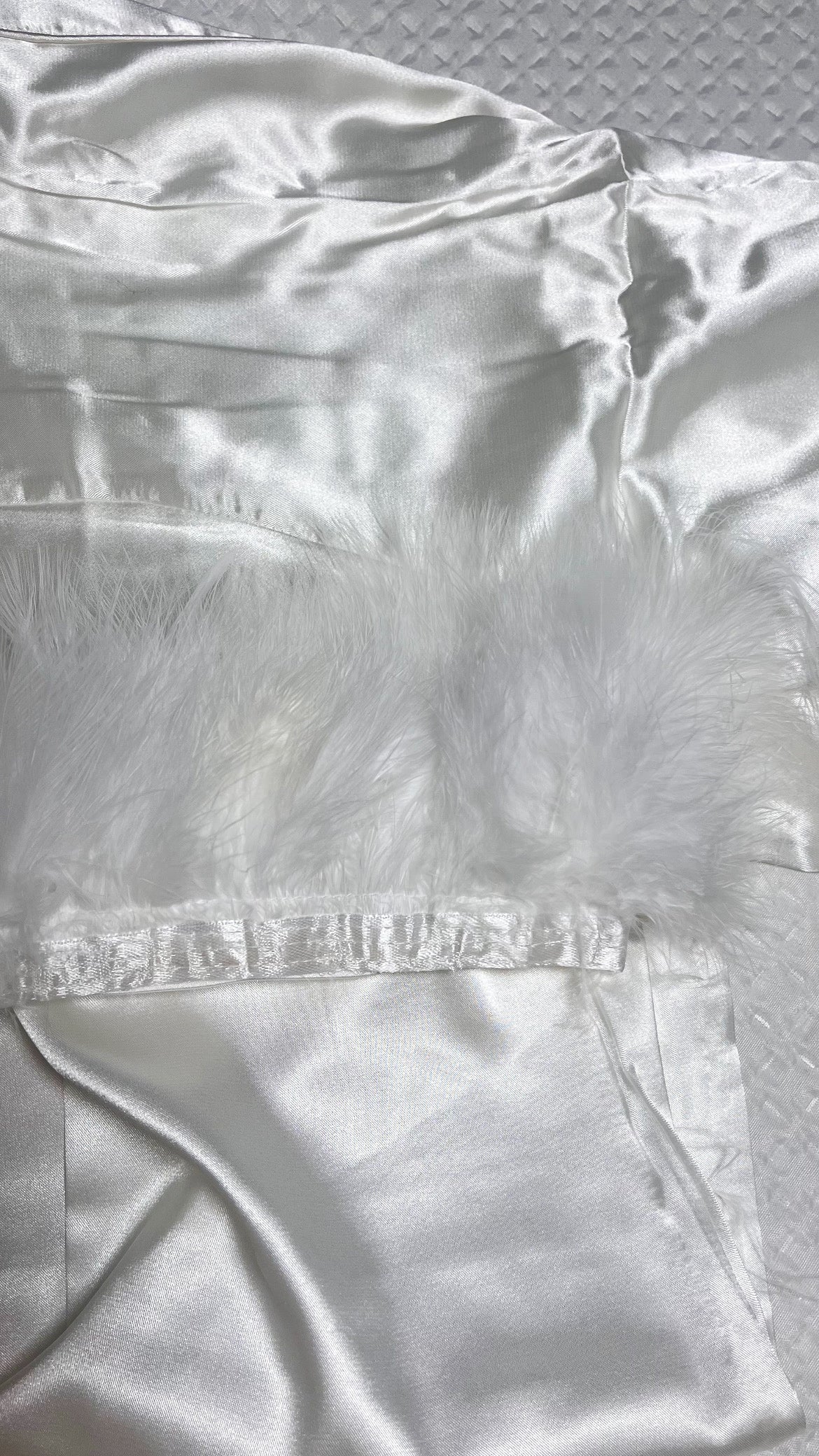 BRIDE BOX WHITE FEATHER SLEEVE BATHROBE