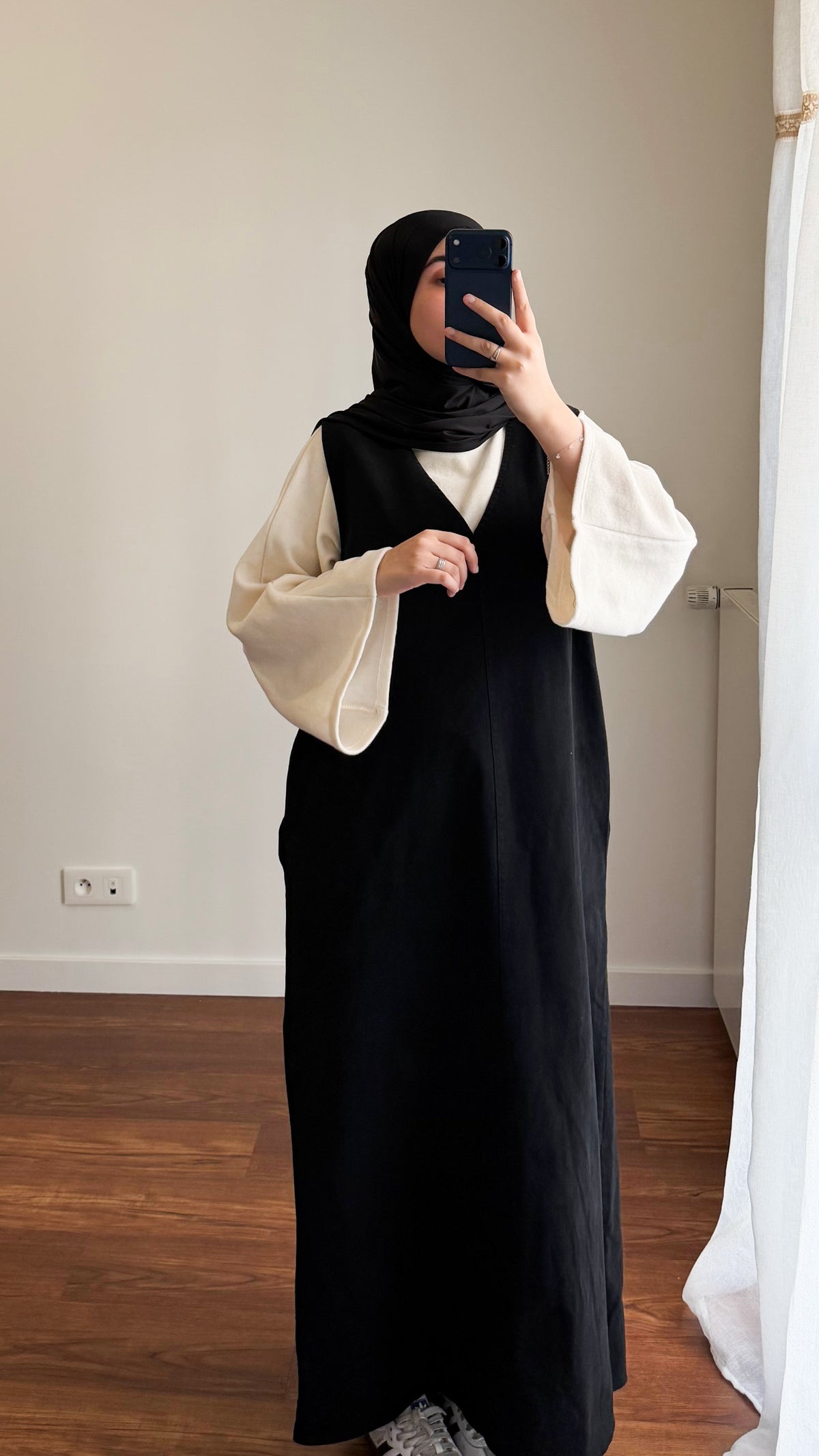 ROBE SANS MANCHES EN JEAN NOIR