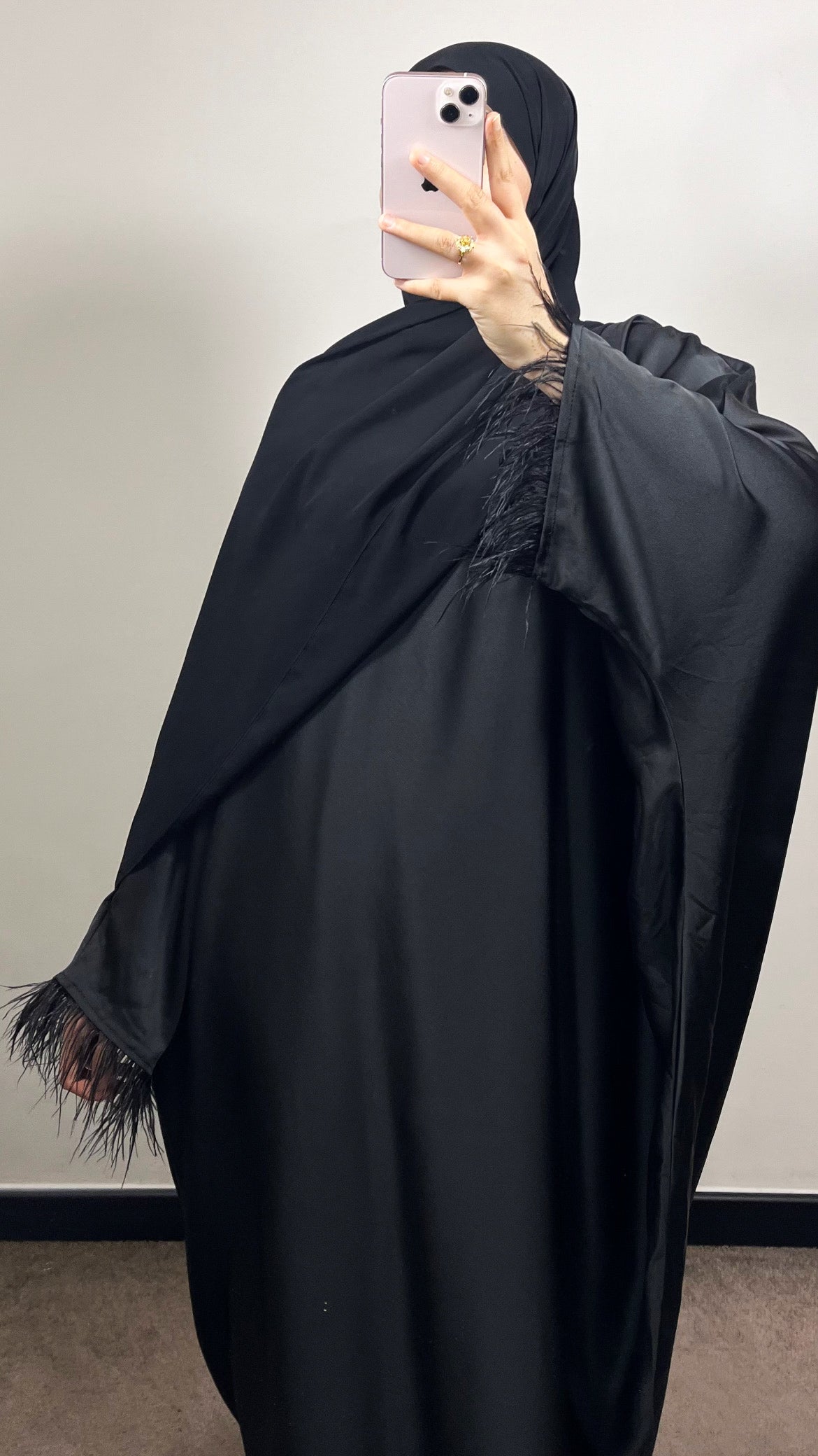 ABAYA MANCHES PLUMES NOIRE