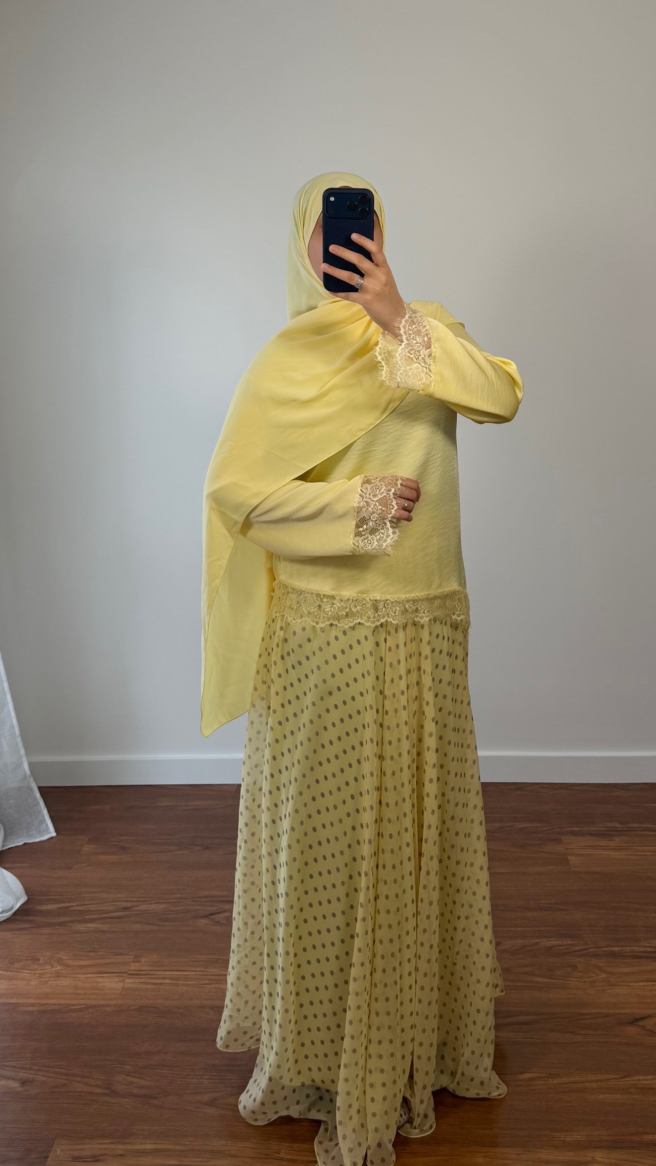 HAUT ASYMÉTRIQUE DENTELLE JAUNE