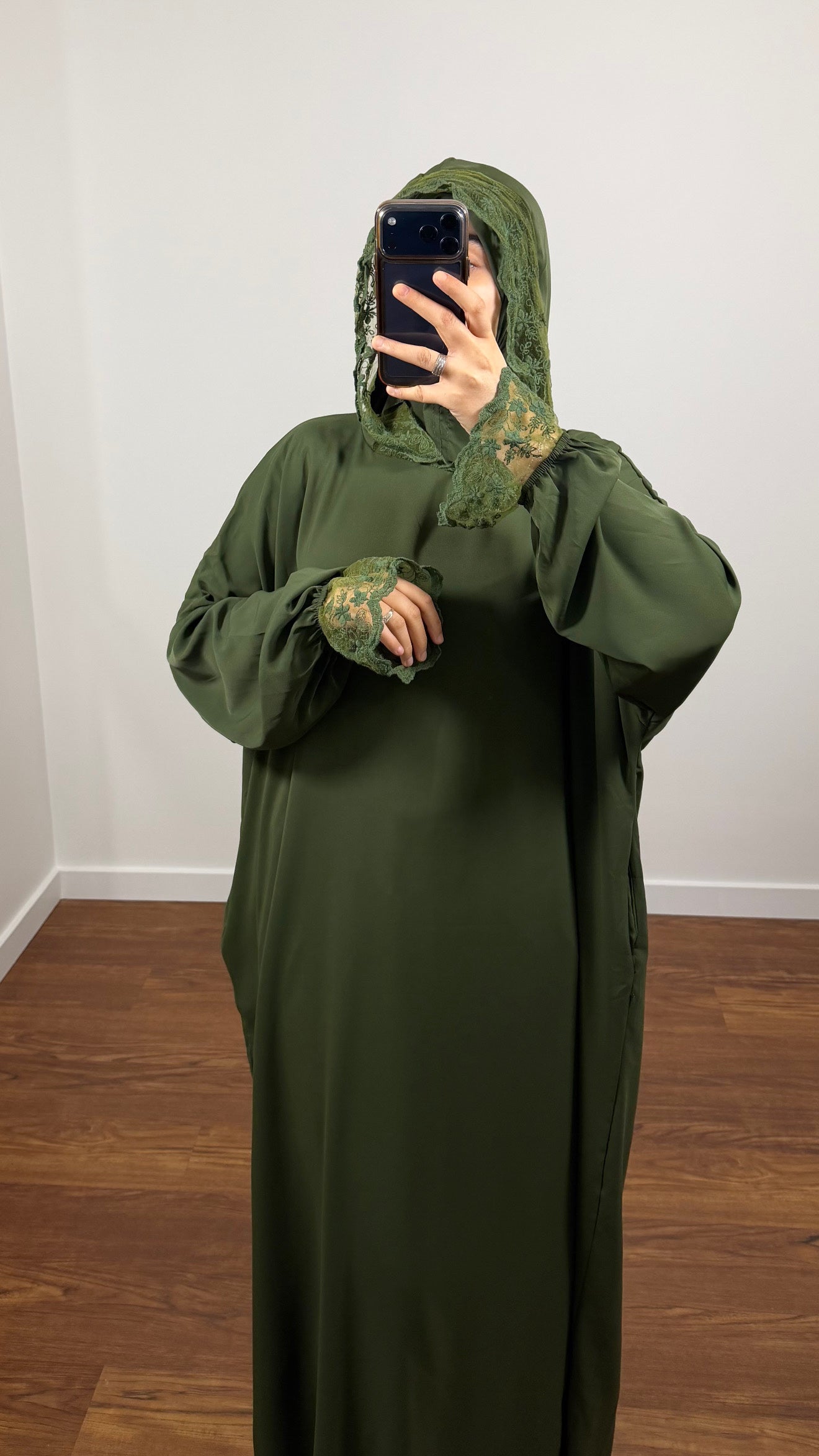 ROBE DE PRIÈRE DENTELLE VERT KAKI