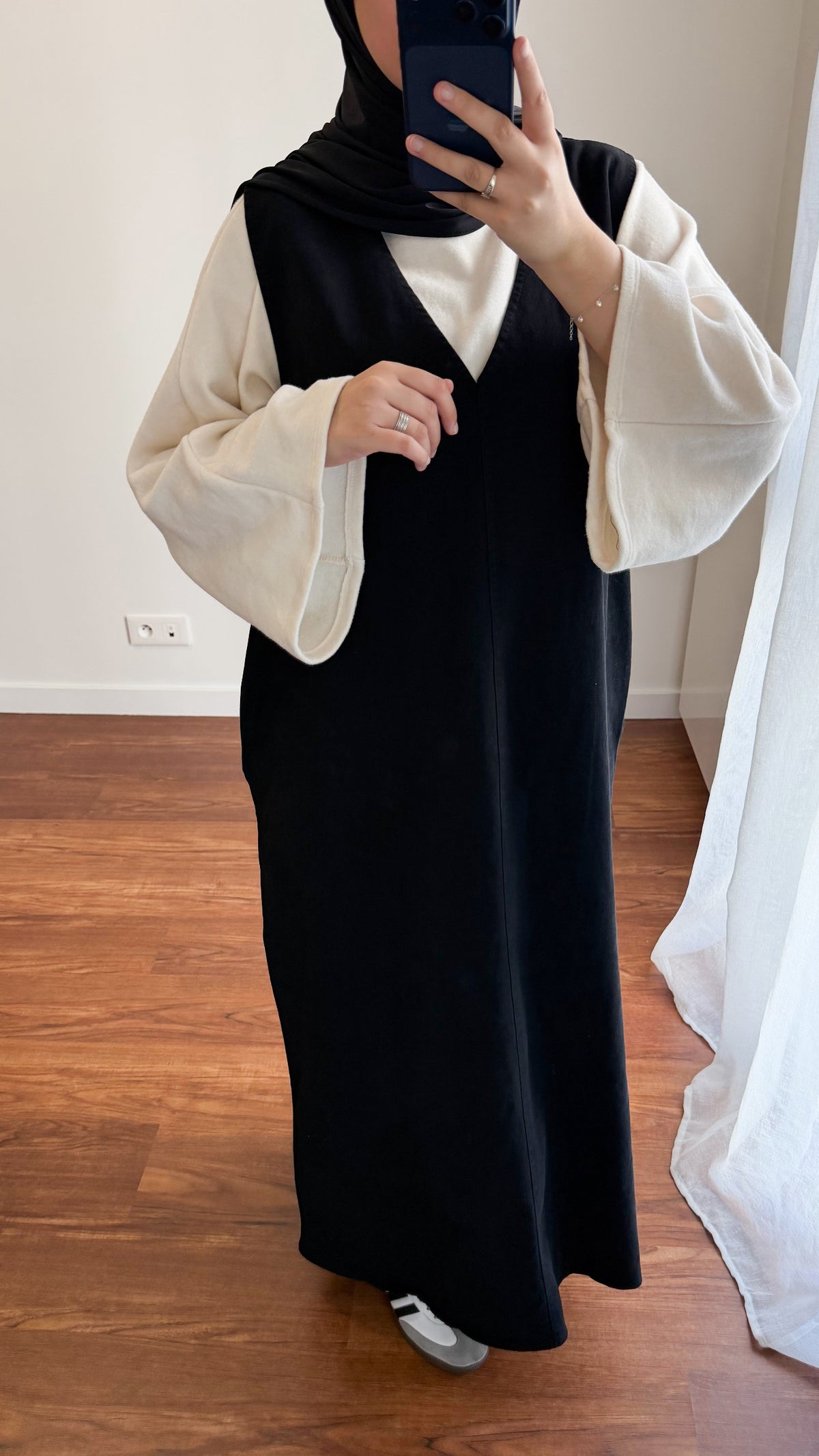 ROBE SANS MANCHES EN JEAN NOIR