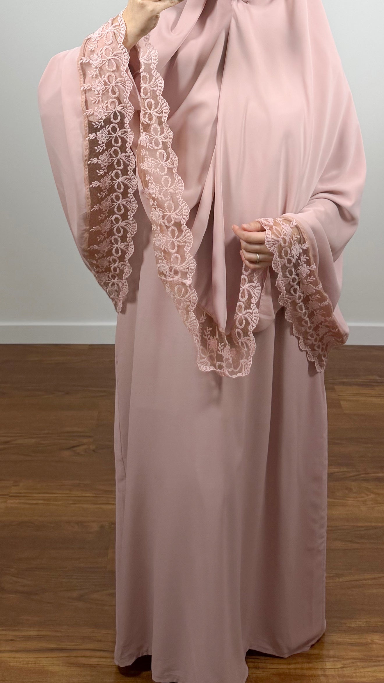 ENSEMBLE DE PRIÈRE DENTELLE ROSE POUDRÉ