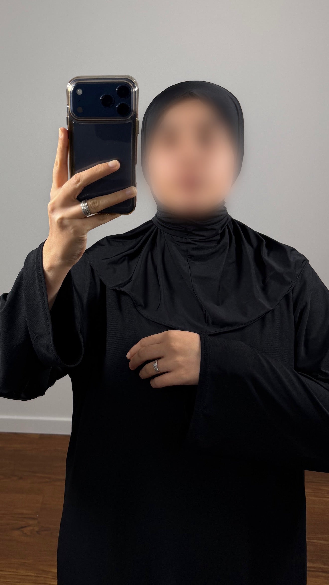 CAGOULE NOIR EN JERSEY LIQUID