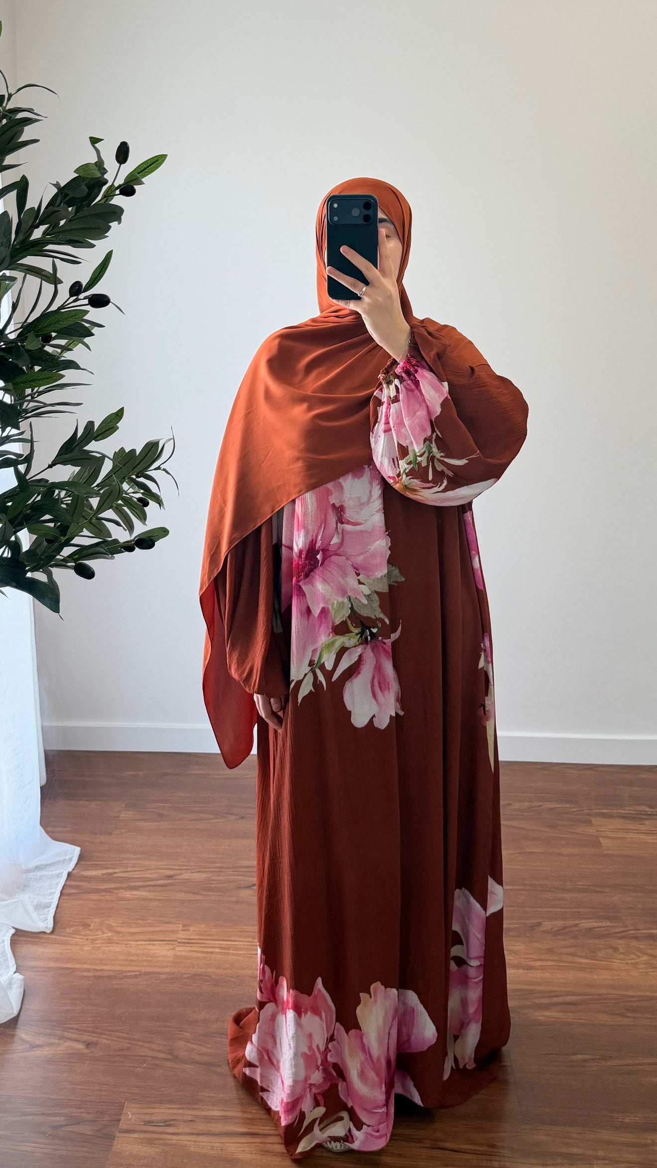 ABAYA FLEURIE BRIQUE