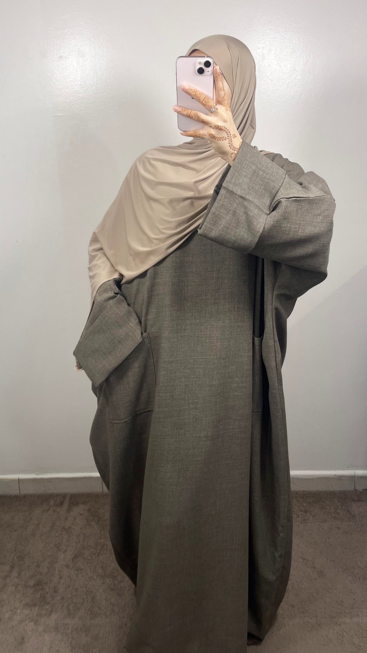 ABAYA POCHES EFFET LIN TAUPE