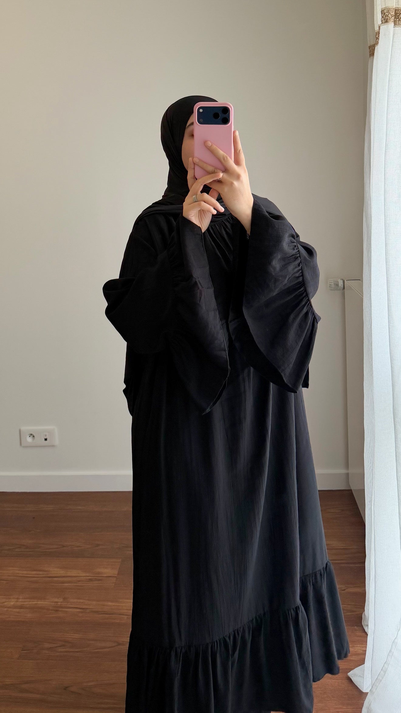 ROBE NOOR NOIR