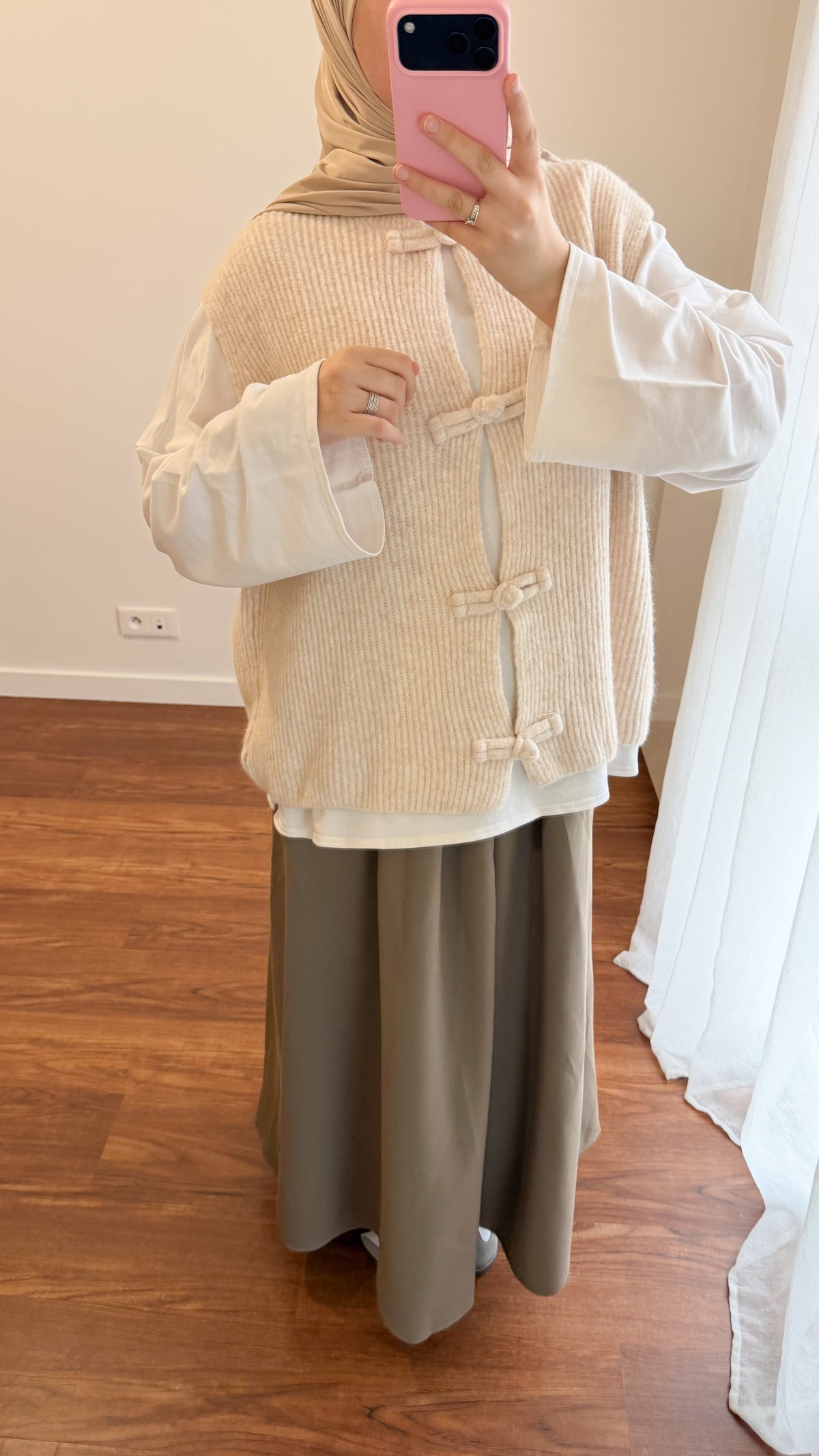 CARDIGAN YUMNA SANS MANCHES BEIGE