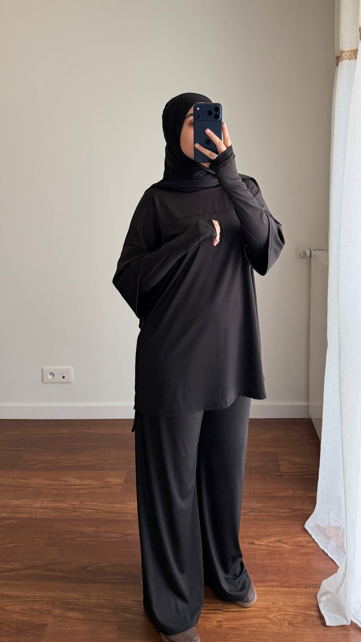 ENSEMBLE DE SPORT NOIR