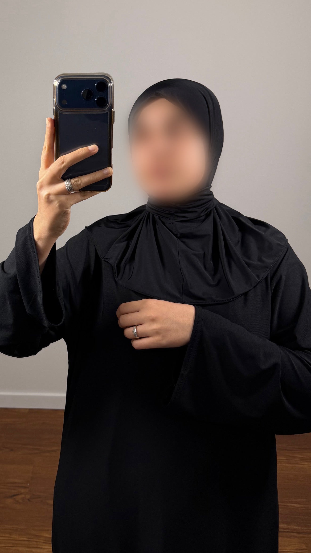 CAGOULE NOIR EN JERSEY LIQUID