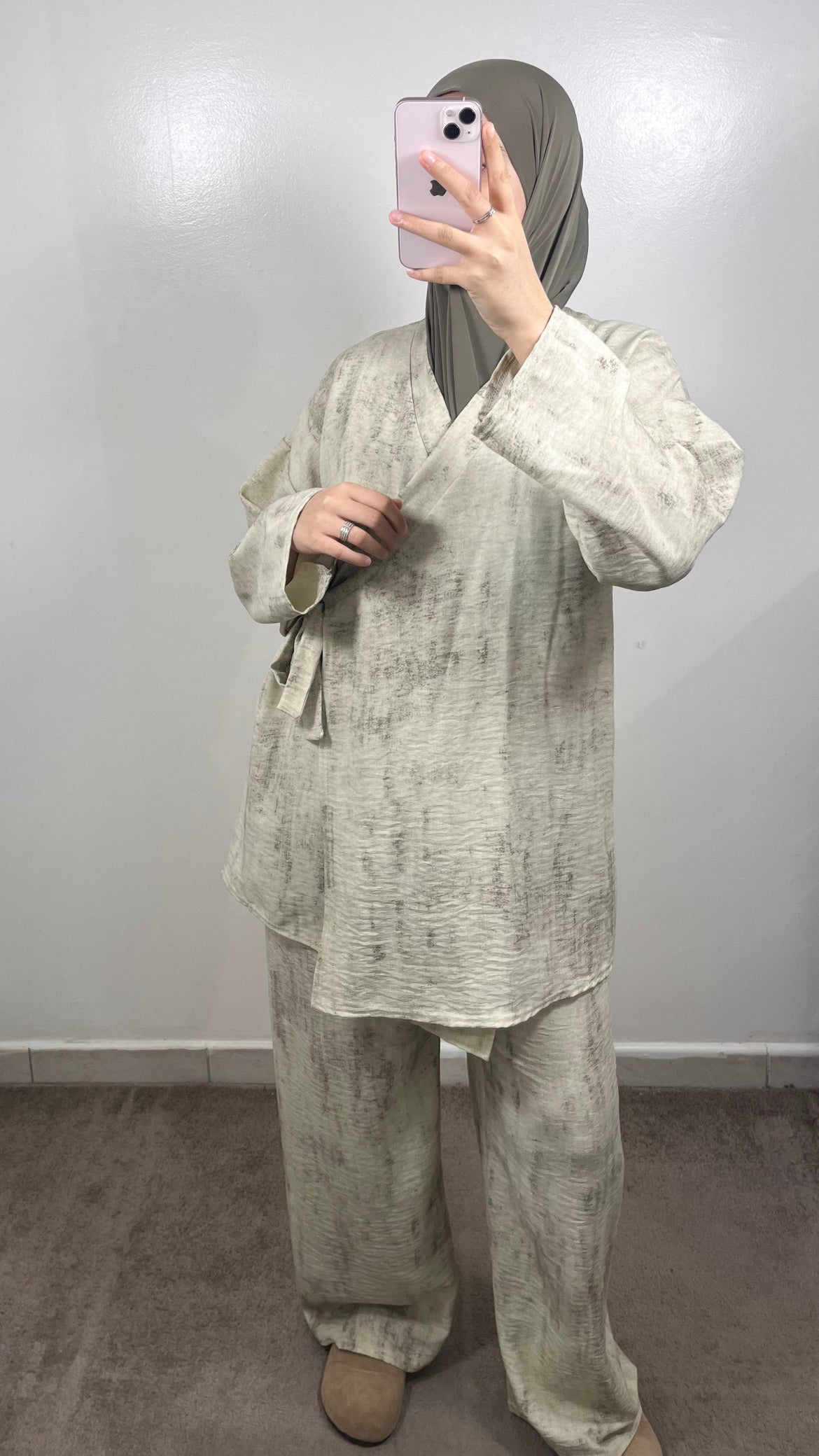 ENSEMBLE À NOUER HAUT + PANTALON VERT