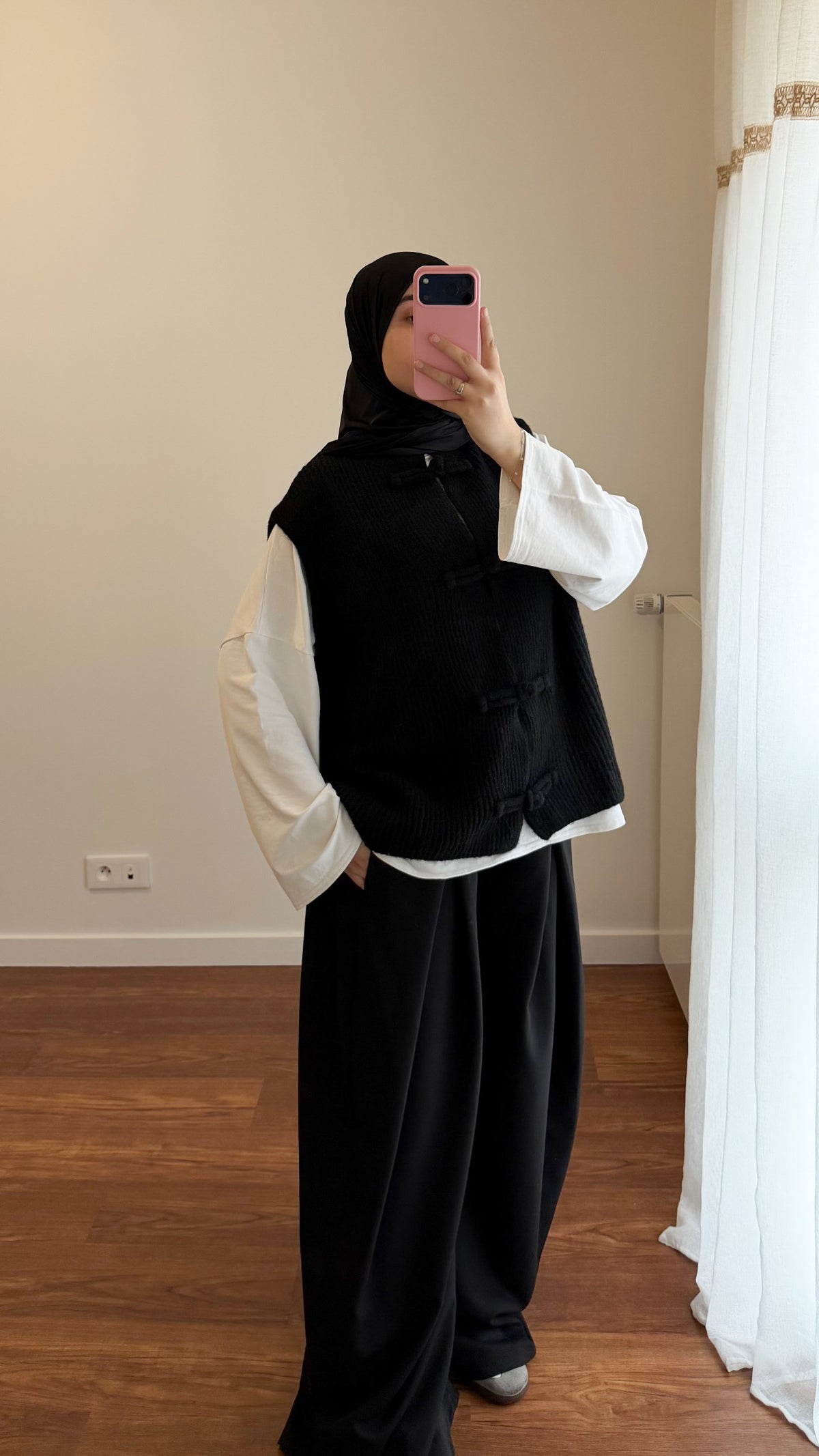 CARDIGAN YUMNA SANS MANCHES NOIR