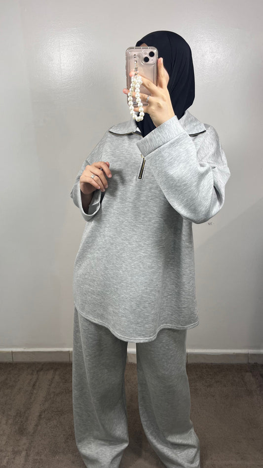 COSY SET WITH GRAY ZIP NECK