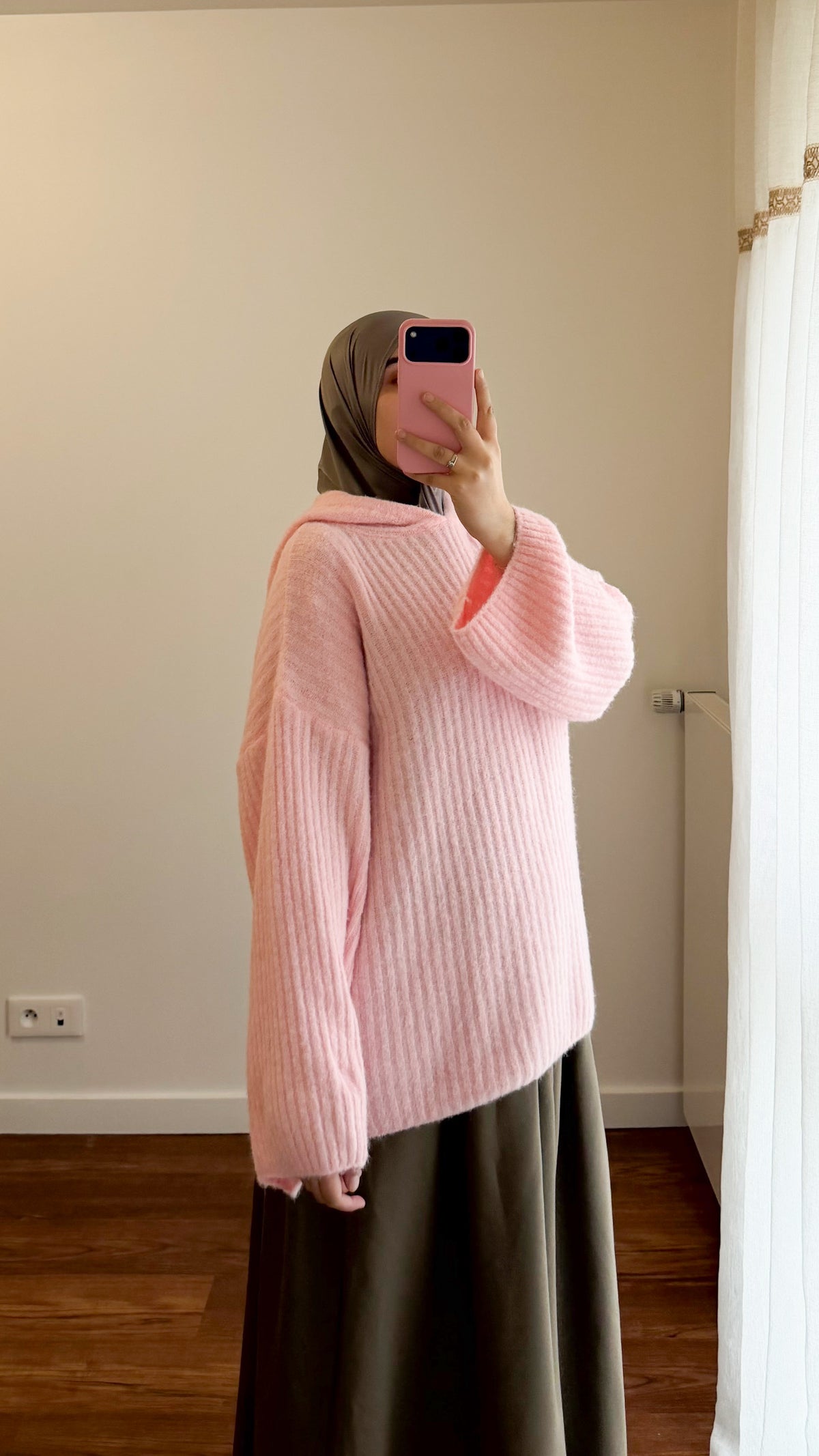PULL AVEC CAPUCHE ROSE