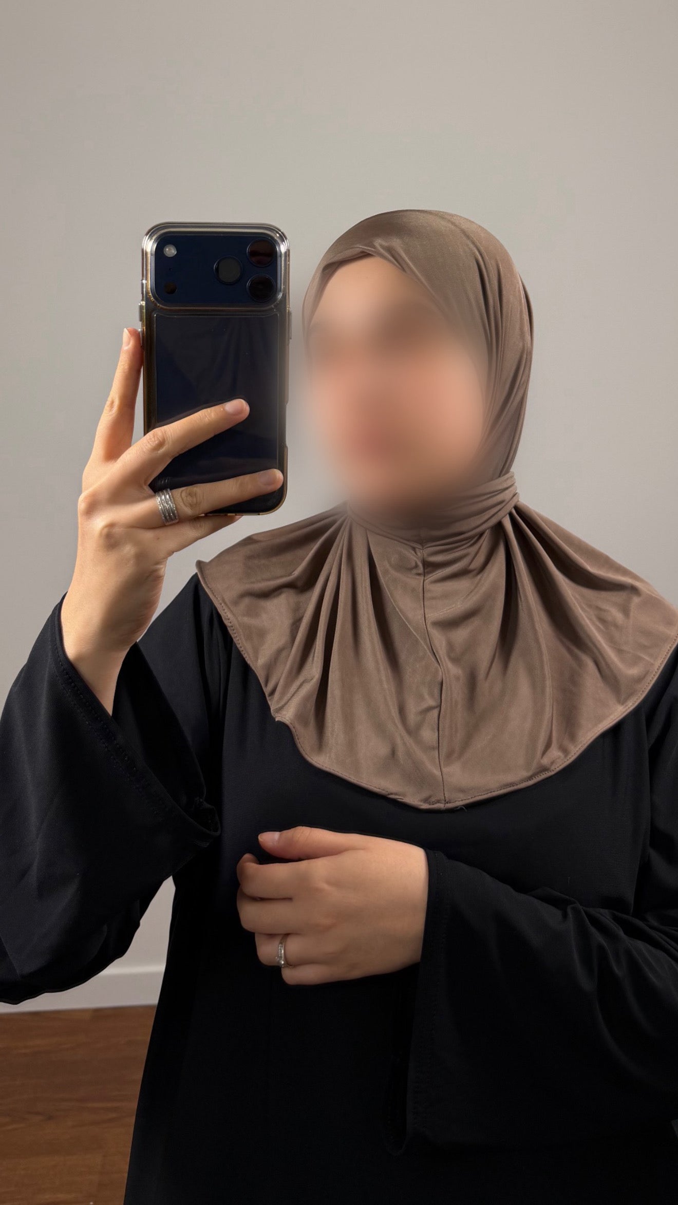 CAGOULE EN TAUPE JERSEY LIQUID