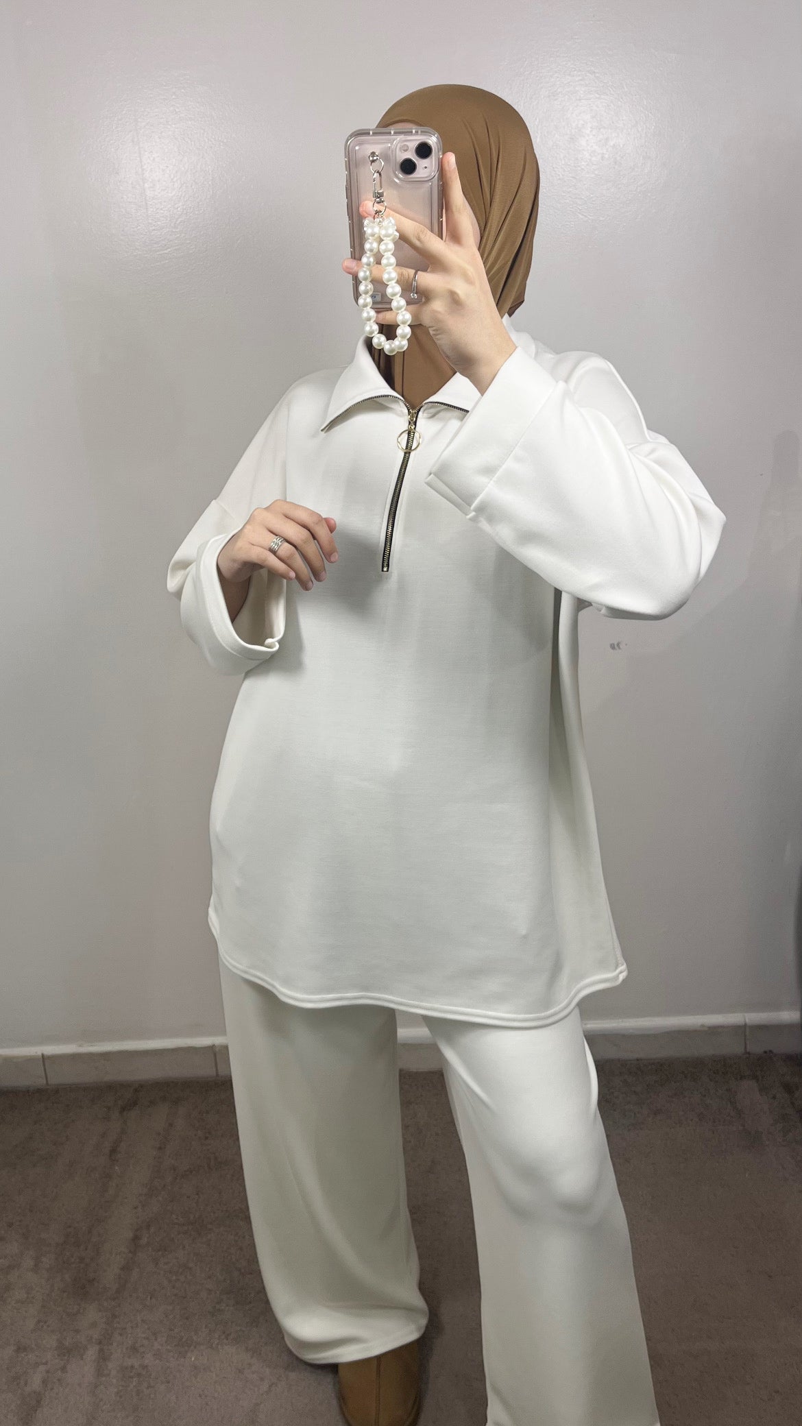 COSY WHITE ZIP NECK SET