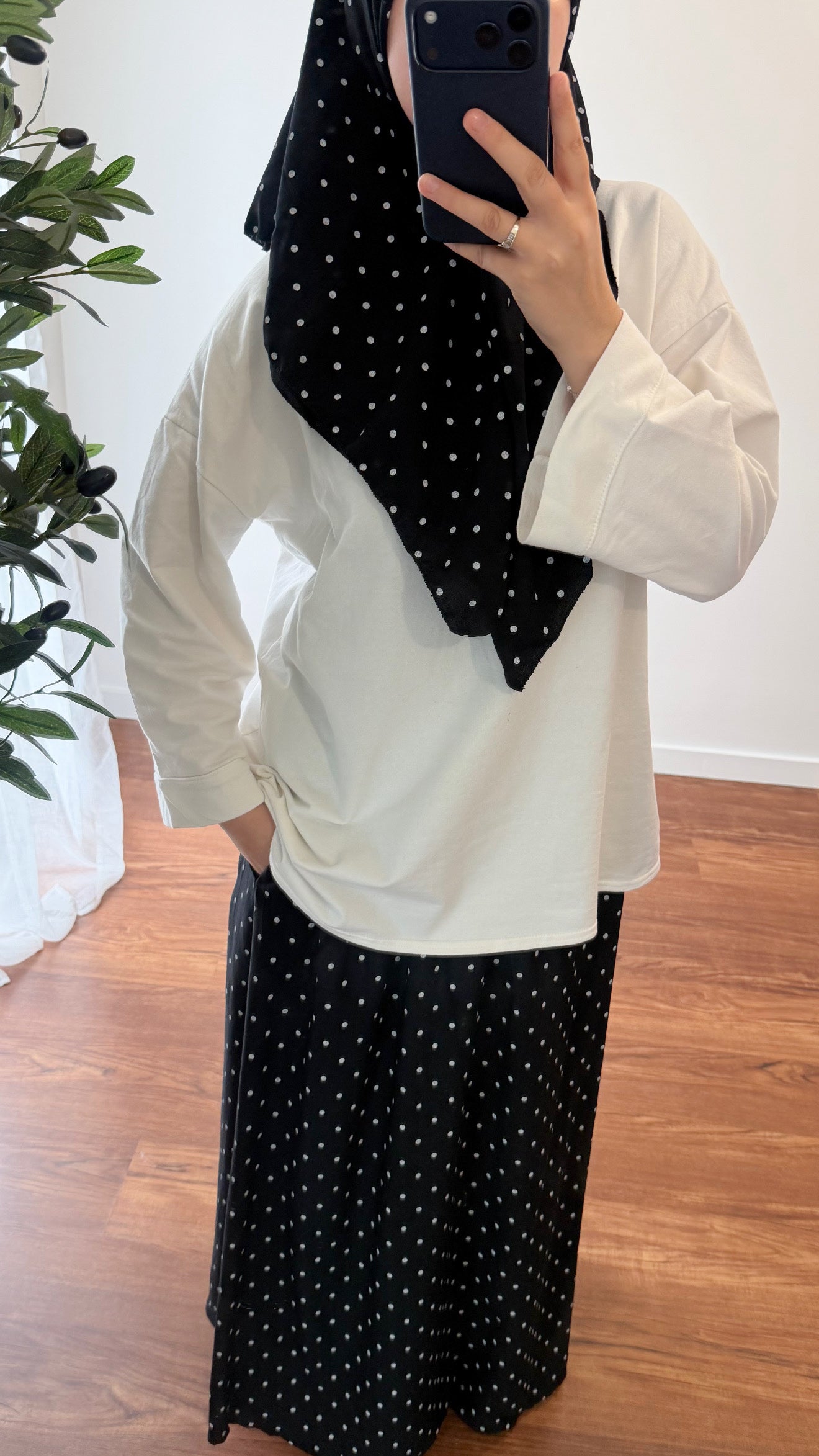 ENSEMBLE CARRÉ DE COTON + JUPE À POIS NOIR