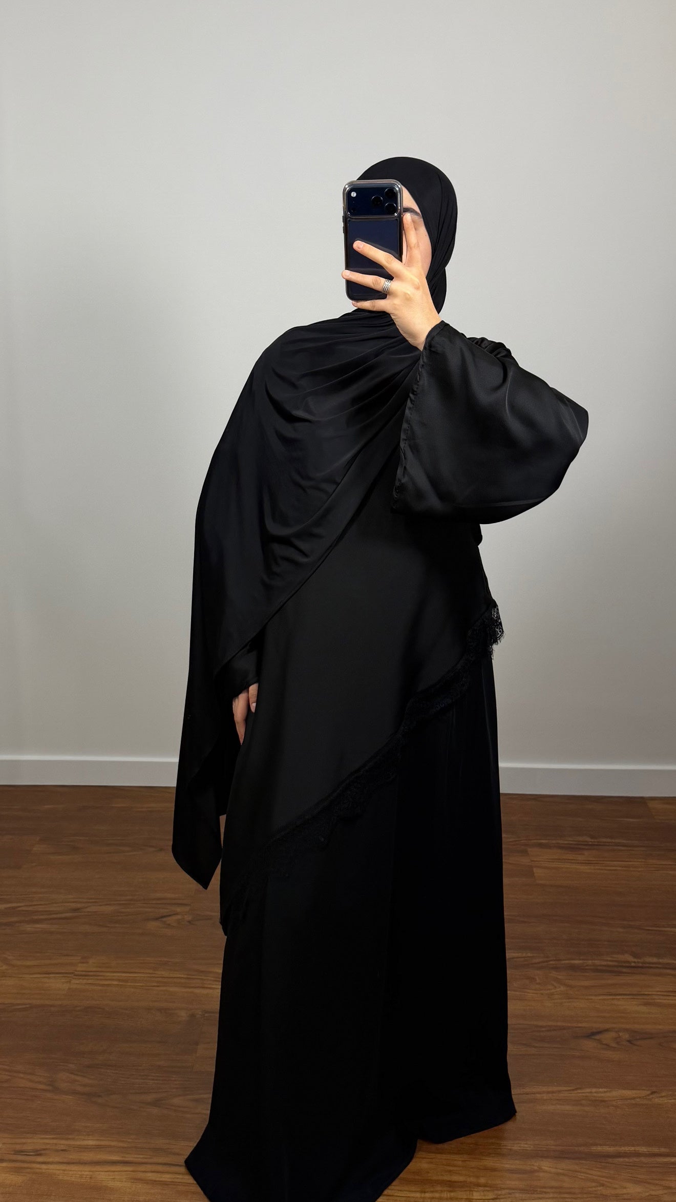 ENSEMBLE TOP DENTELLE NOIR / SOUS ABAYA NOIR