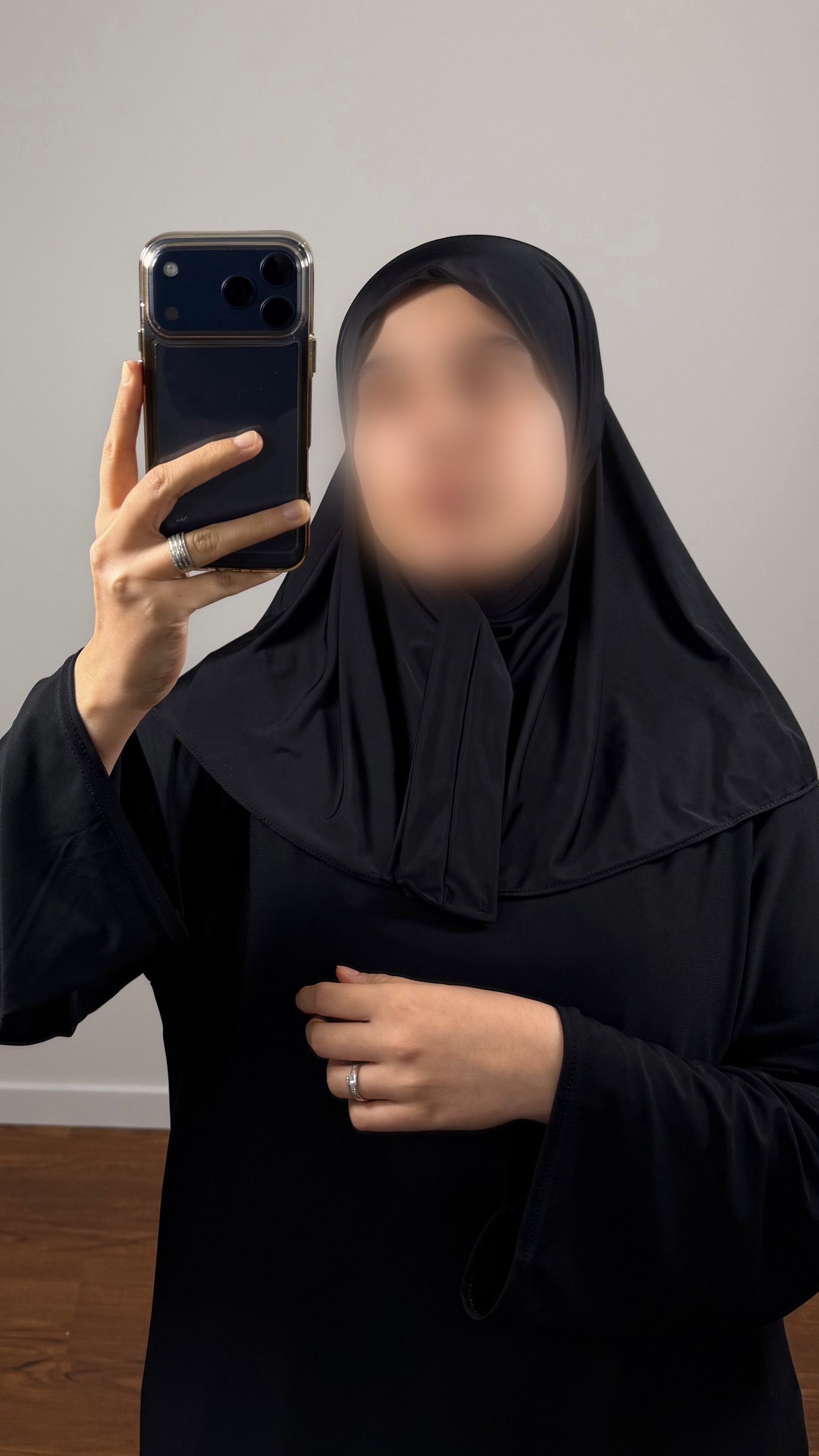 CAGOULE NOIR EN JERSEY LIQUID