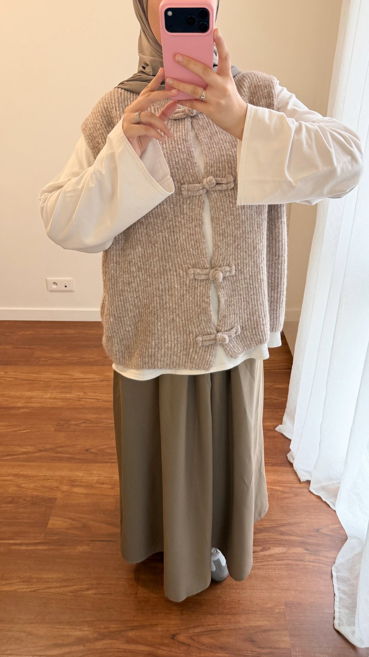 CARDIGAN YUMNA SANS MANCHES TAUPE