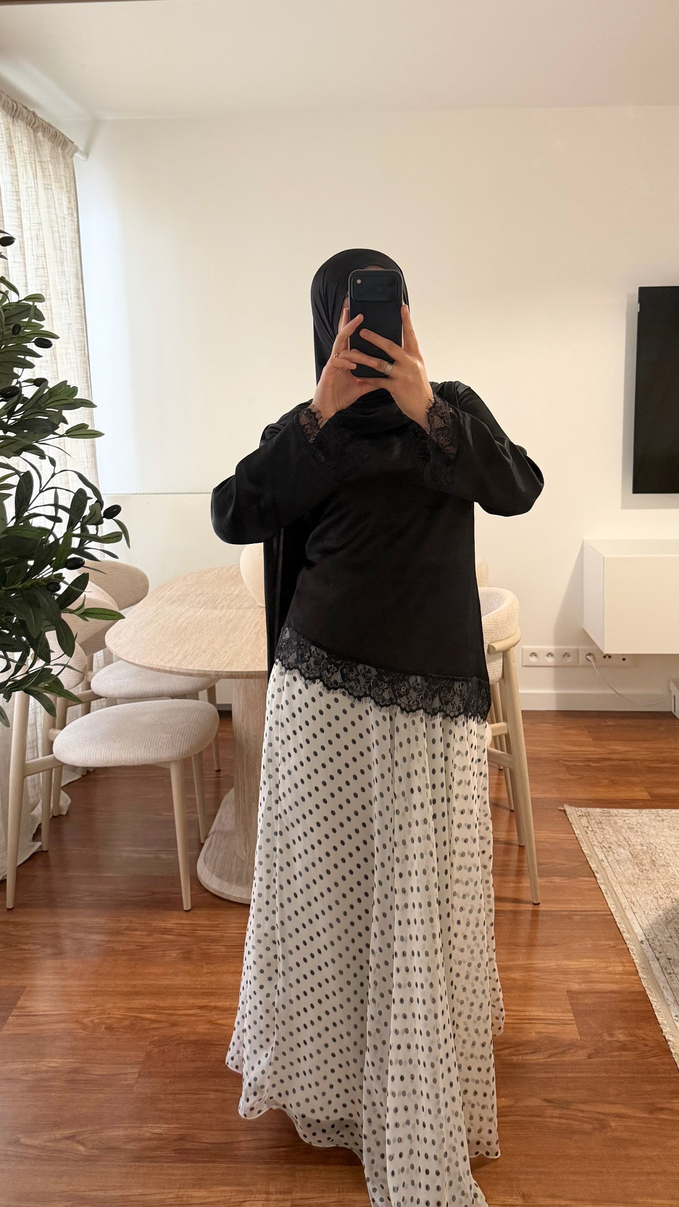 HAUT ASYMÉTRIQUE DENTELLE NOIR
