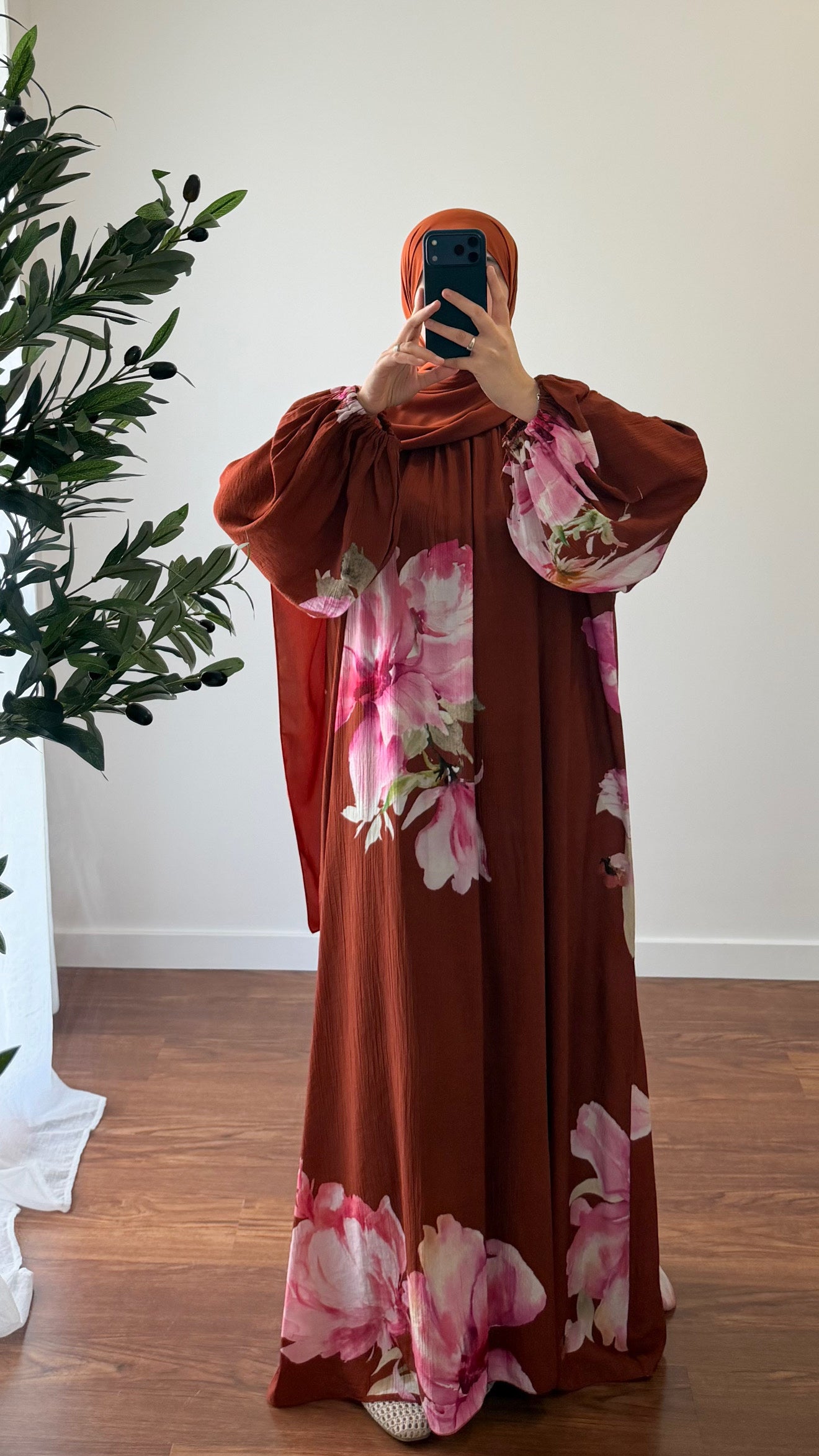 ABAYA FLEURIE BRIQUE