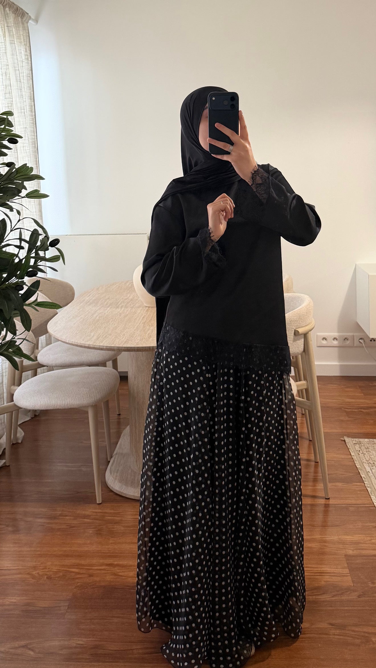 HAUT ASYMÉTRIQUE DENTELLE NOIR