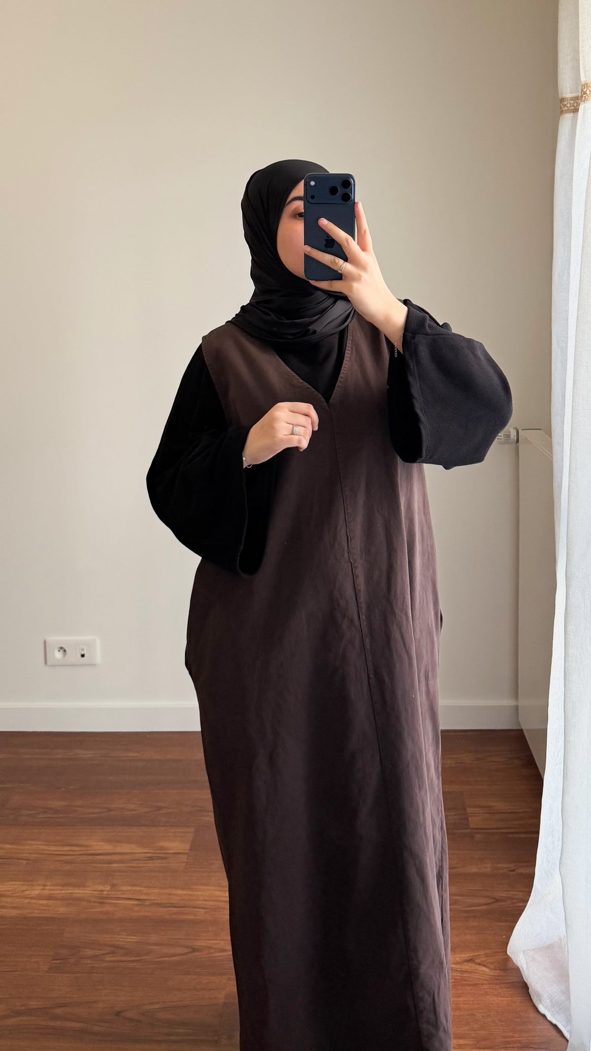 ROBE SANS MANCHES EN JEAN MARRON