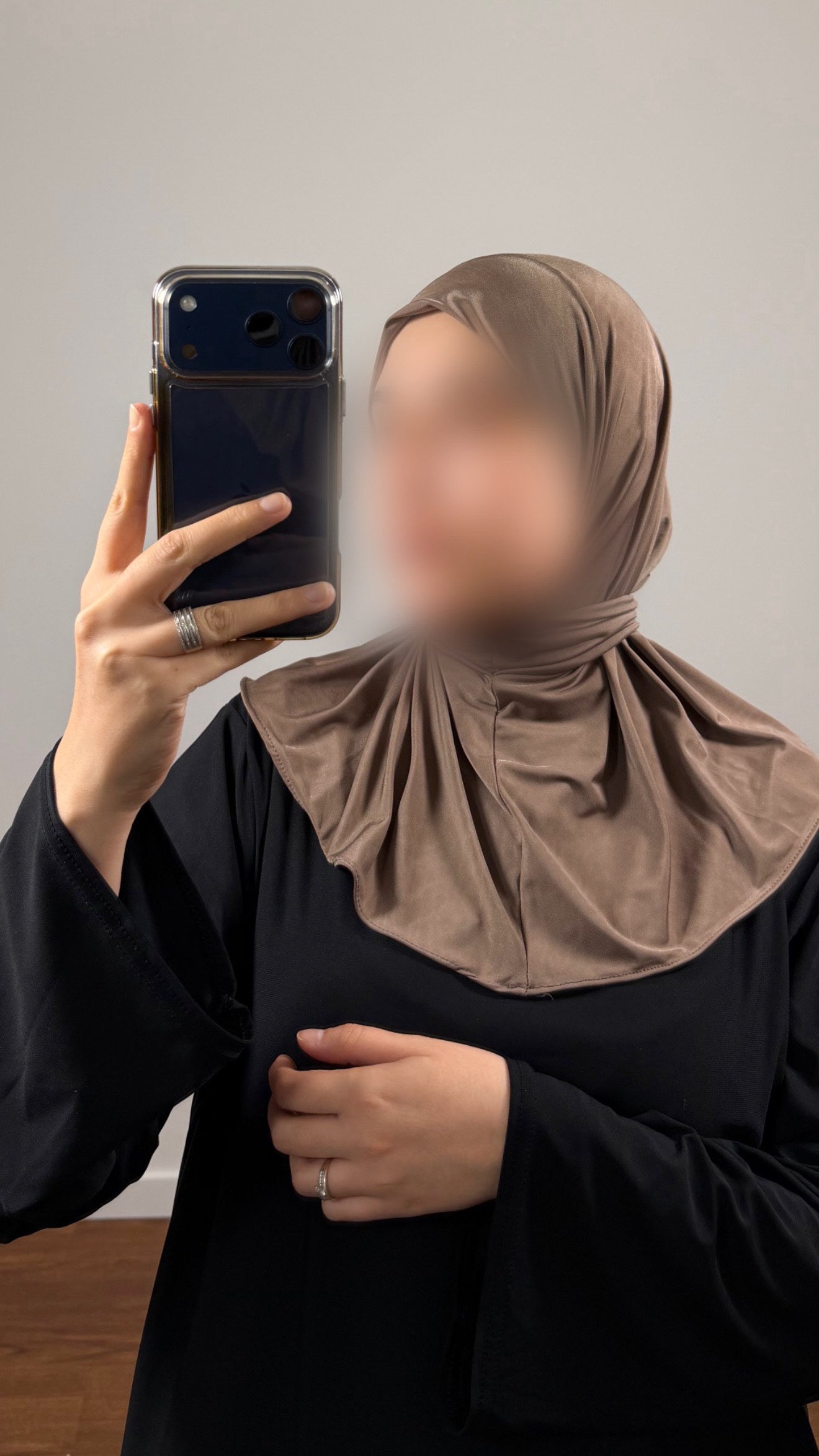 CAGOULE EN TAUPE JERSEY LIQUID