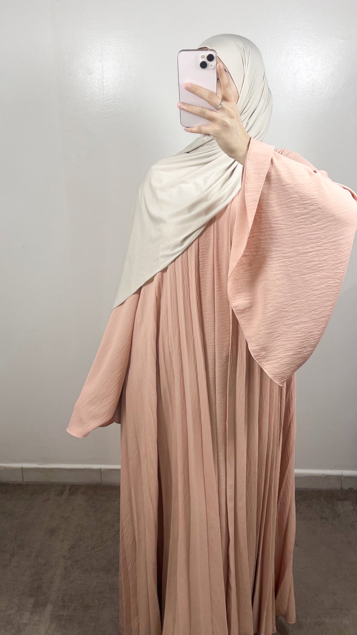 ABAYA PLISSÉE YUSRA ROSE SAUMON