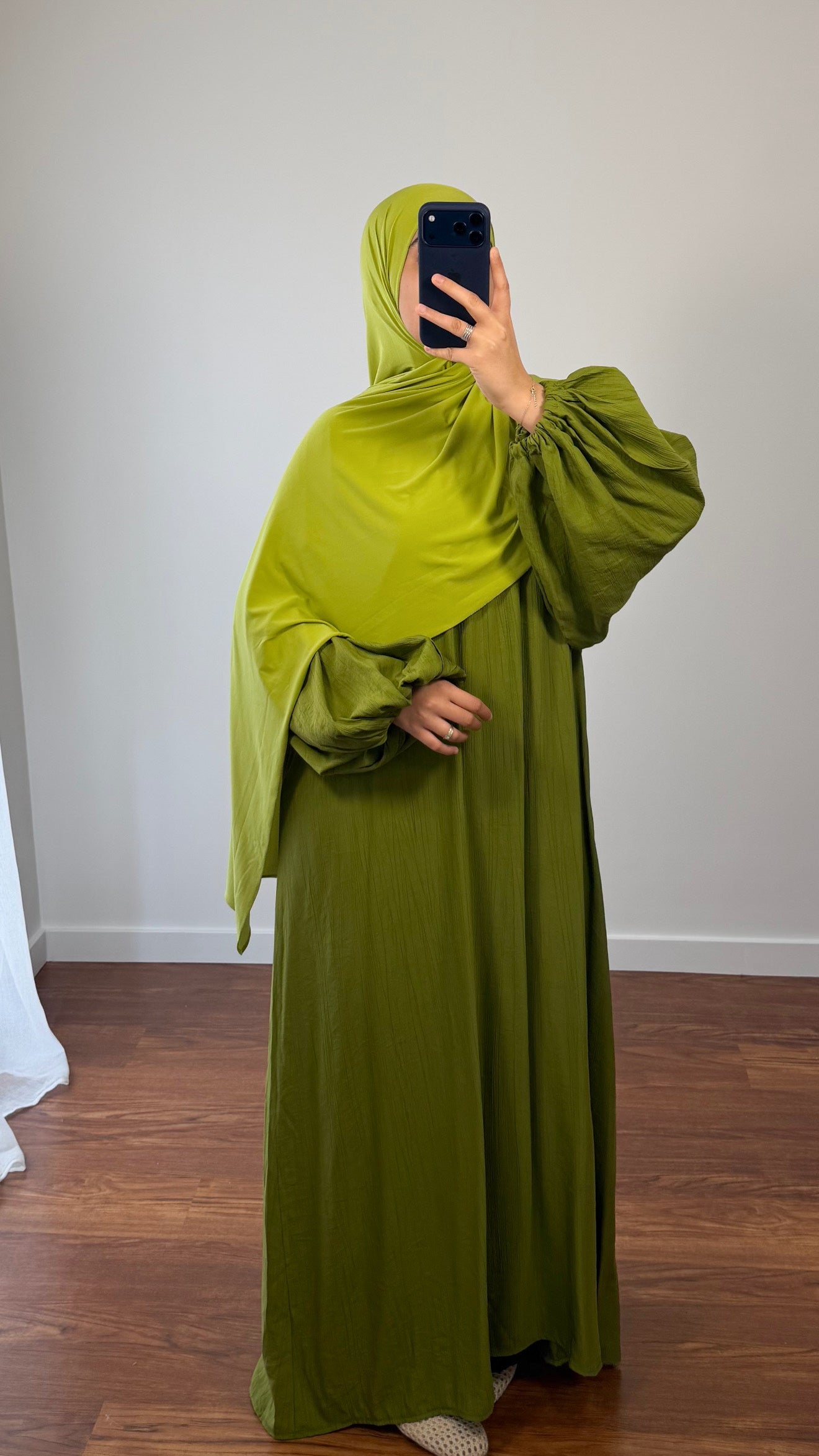 ABAYA AYAT MANCHES BOUFFANTES VERT OLIVE